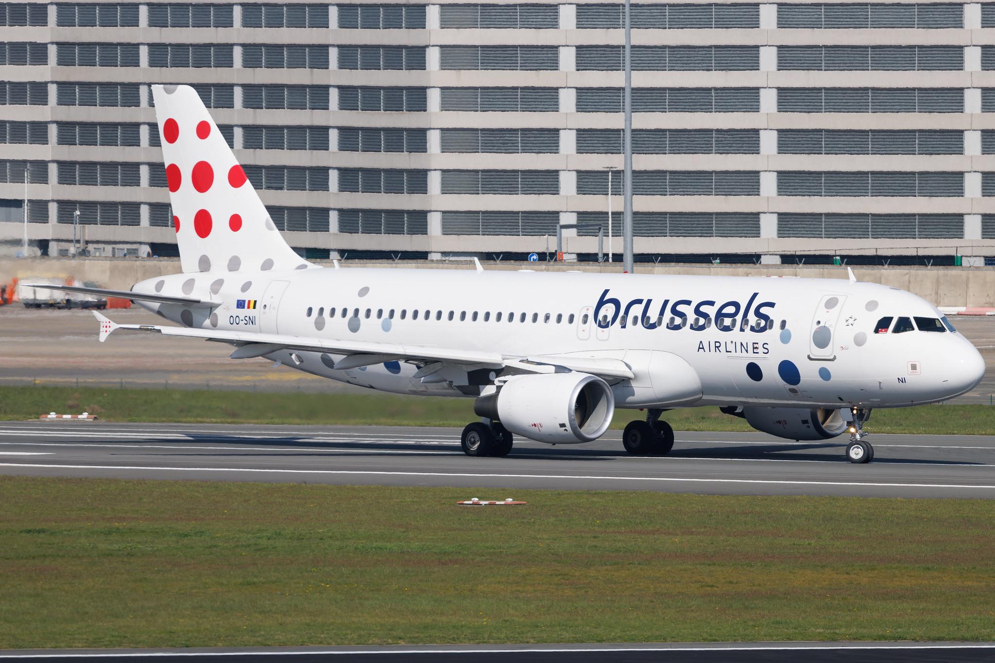 Brussels Airport: Brussels Airlines (SN / BEL) | Airbus A320-214 A320 | OO-SNI | MSN 1983