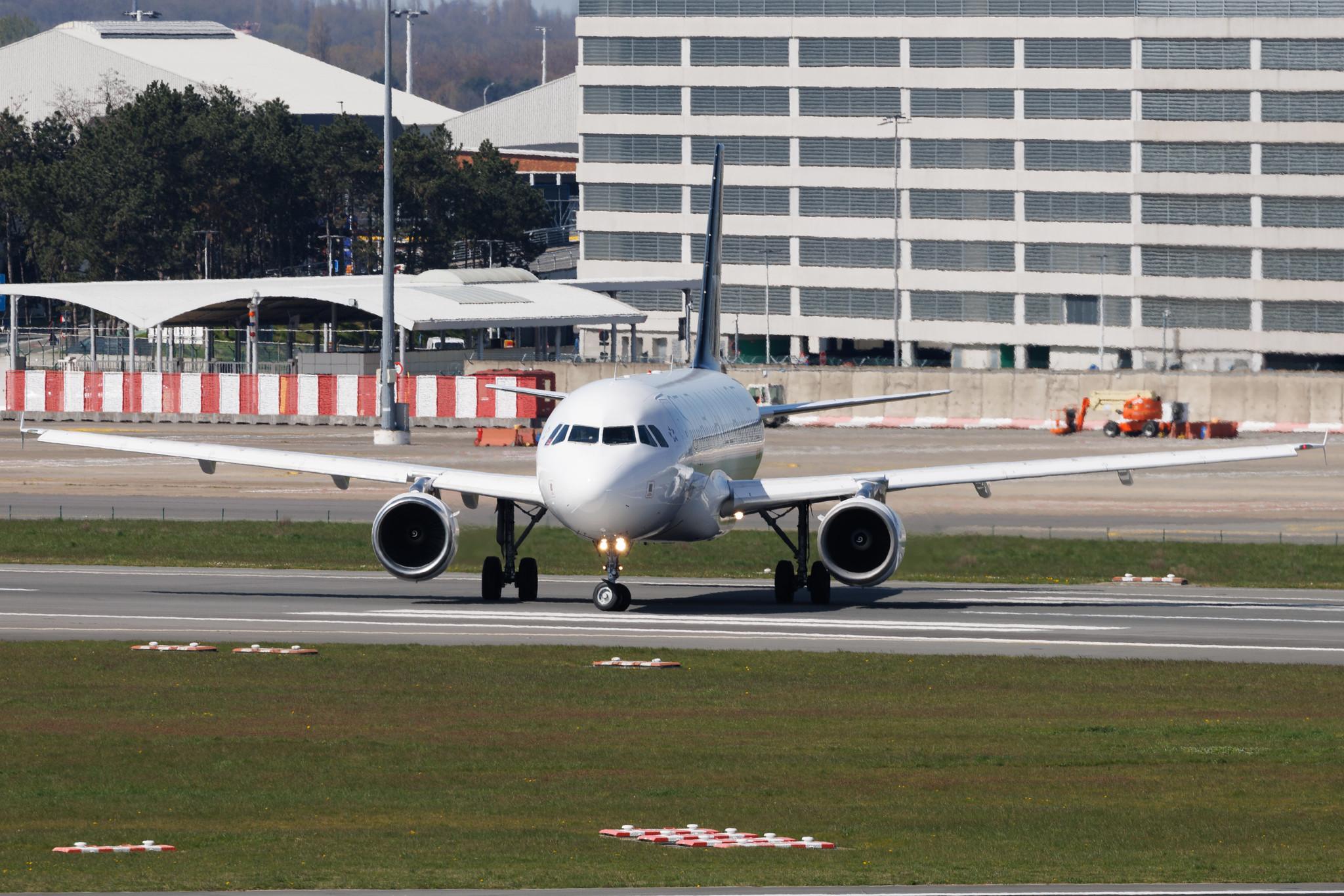 Brussels Airport: Brussels Airlines (SN / BEL) | Livery: Star Alliance Livery | Airbus A320-214 A320 | OO-SNC | MSN 1797