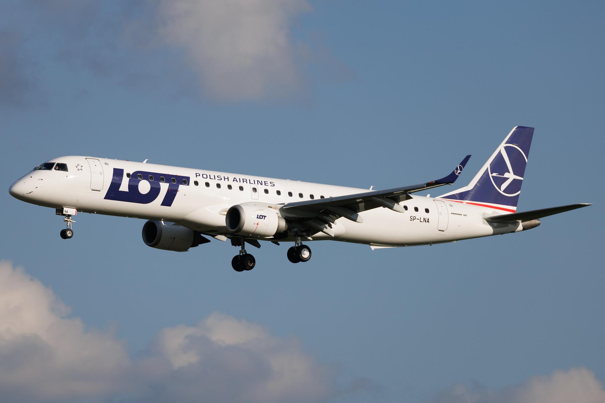 Brussels Airport: LOT (LO / LOT) |  Embraer E195LR E195 | SP-LNA | MSN 19000415