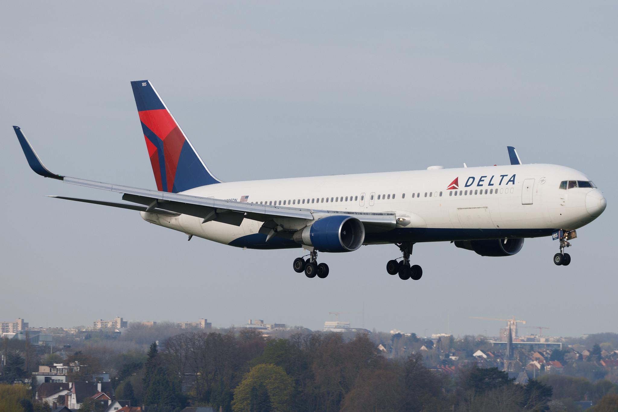 Brussels Airport: Delta Air Lines (DL / DAL) | Boeing 767-332(ER) B763 | N185DN | MSN 27961