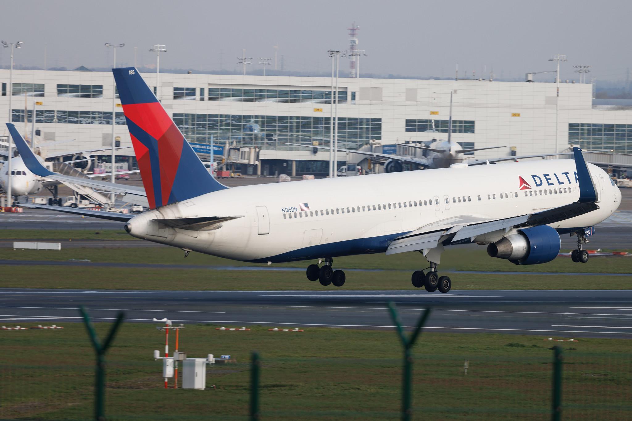 Brussels Airport: Delta Air Lines (DL / DAL) | Boeing 767-332(ER) B763 | N185DN | MSN 27961