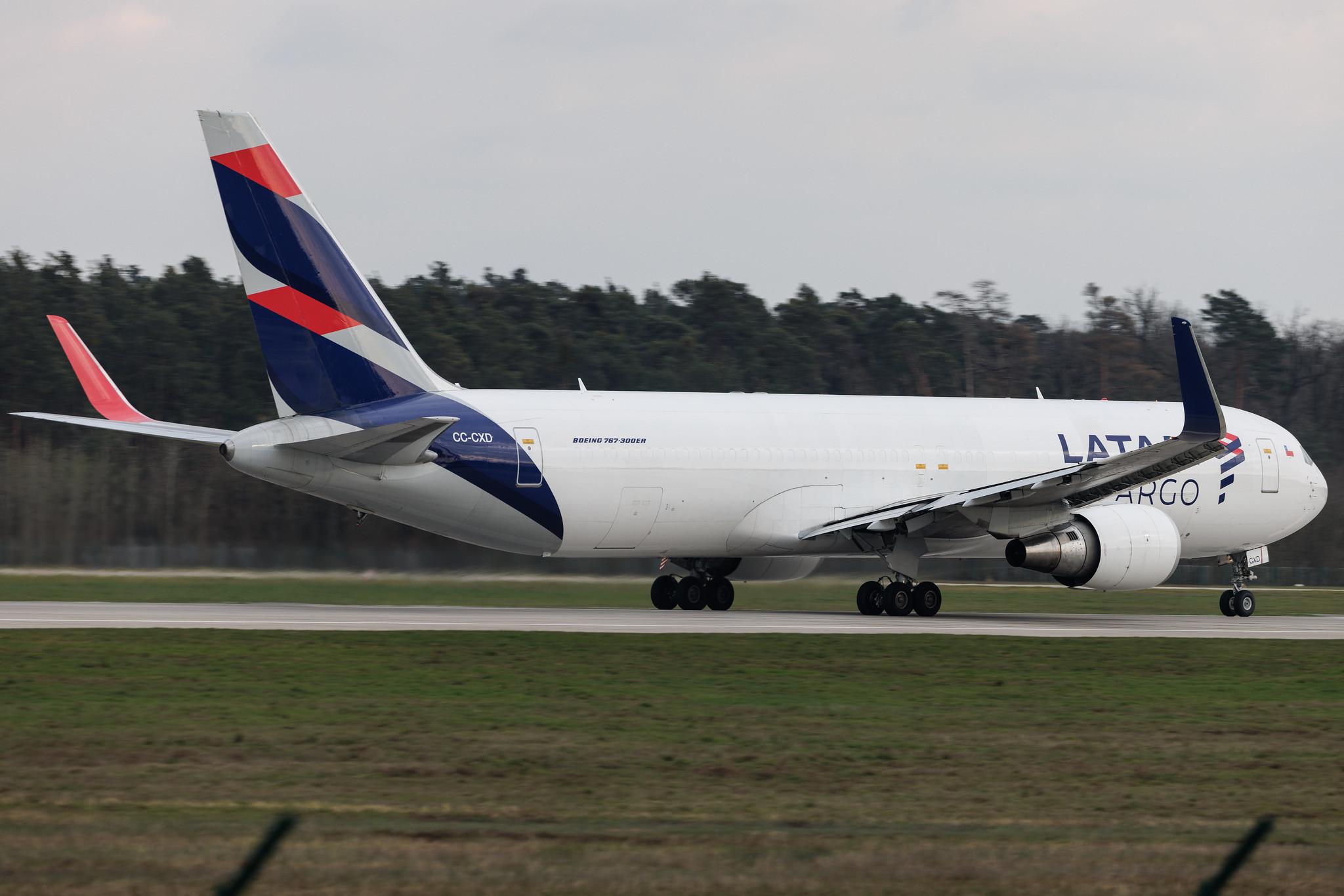 Frankfurt Airport: LATAM Cargo (UC / LCO) | Operator: LATAM Cargo Colombia | Boeing 767-316(ER)(BCF) B763 | CC-CXD | MSN 35697