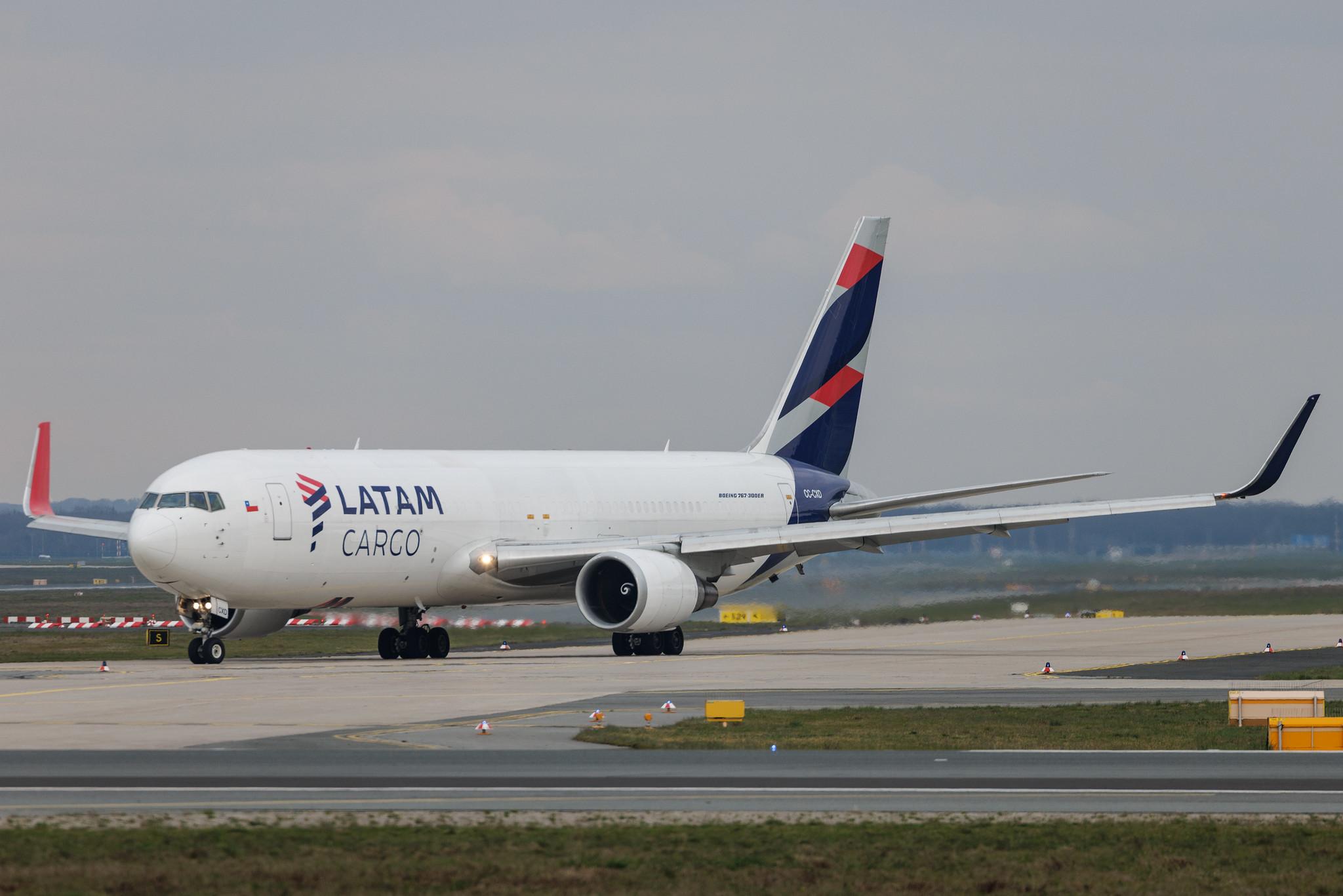 Frankfurt Airport: LATAM Cargo (UC / LCO) | Operator: LATAM Cargo Colombia | Boeing 767-316(ER)(BCF) B763 | CC-CXD | MSN 35697
