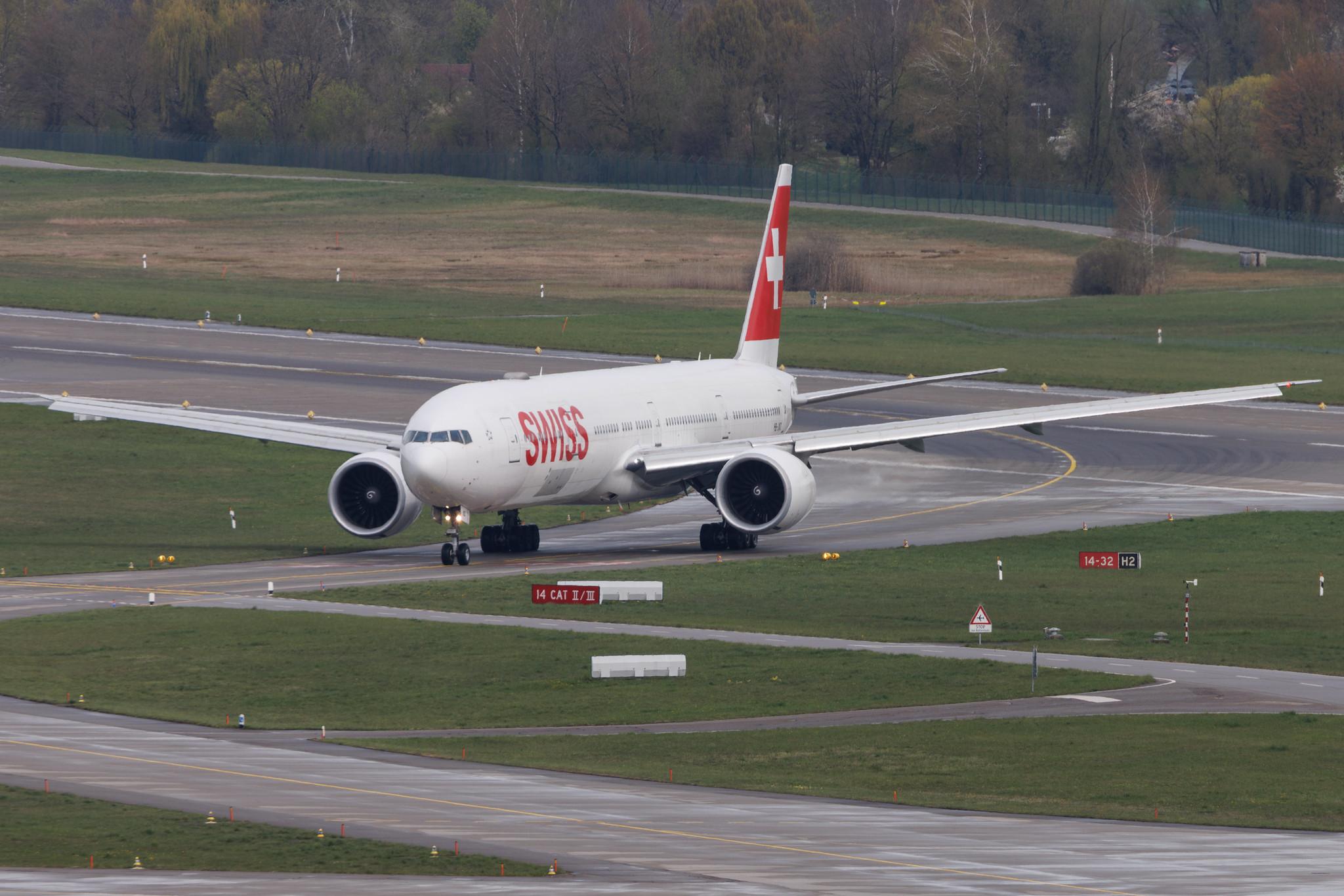Flughafen Zürich: Swiss (LX / SWR) | Airbus A330-343 A333 | HB-JHD | MSN 1029