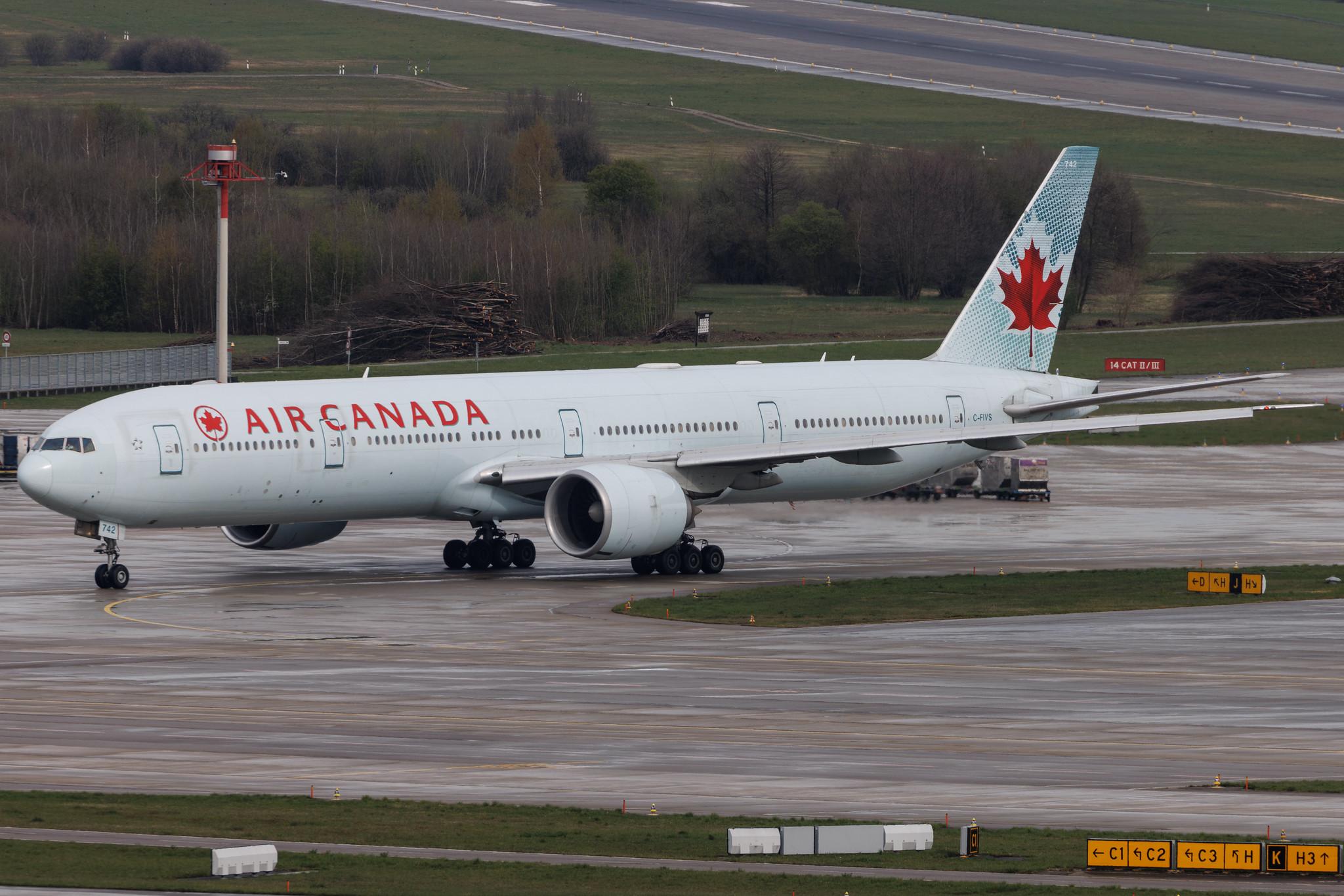 Flughafen Zürich: Air Canada (AC / ACA) | Boeing 777-333(ER) B77W | C-FIVS | MSN 35784