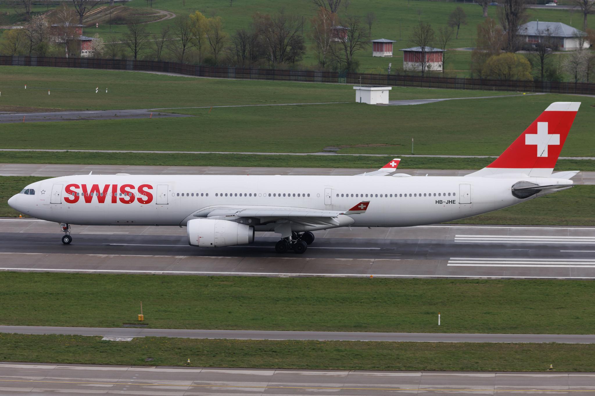Flughafen Zürich: Swiss (LX / SWR) | Airbus A330-343 A333 | HB-JHE | MSN 1084