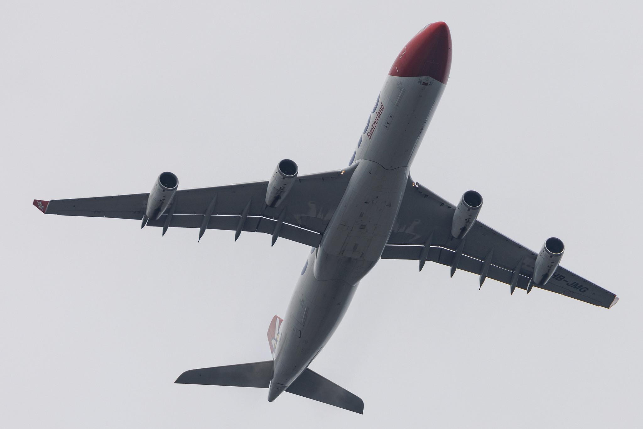 Flughafen Zürich: Edelweiss Air (WK / EDW) | Airbus A340-313 A343 | HB-JMG | MSN 0562