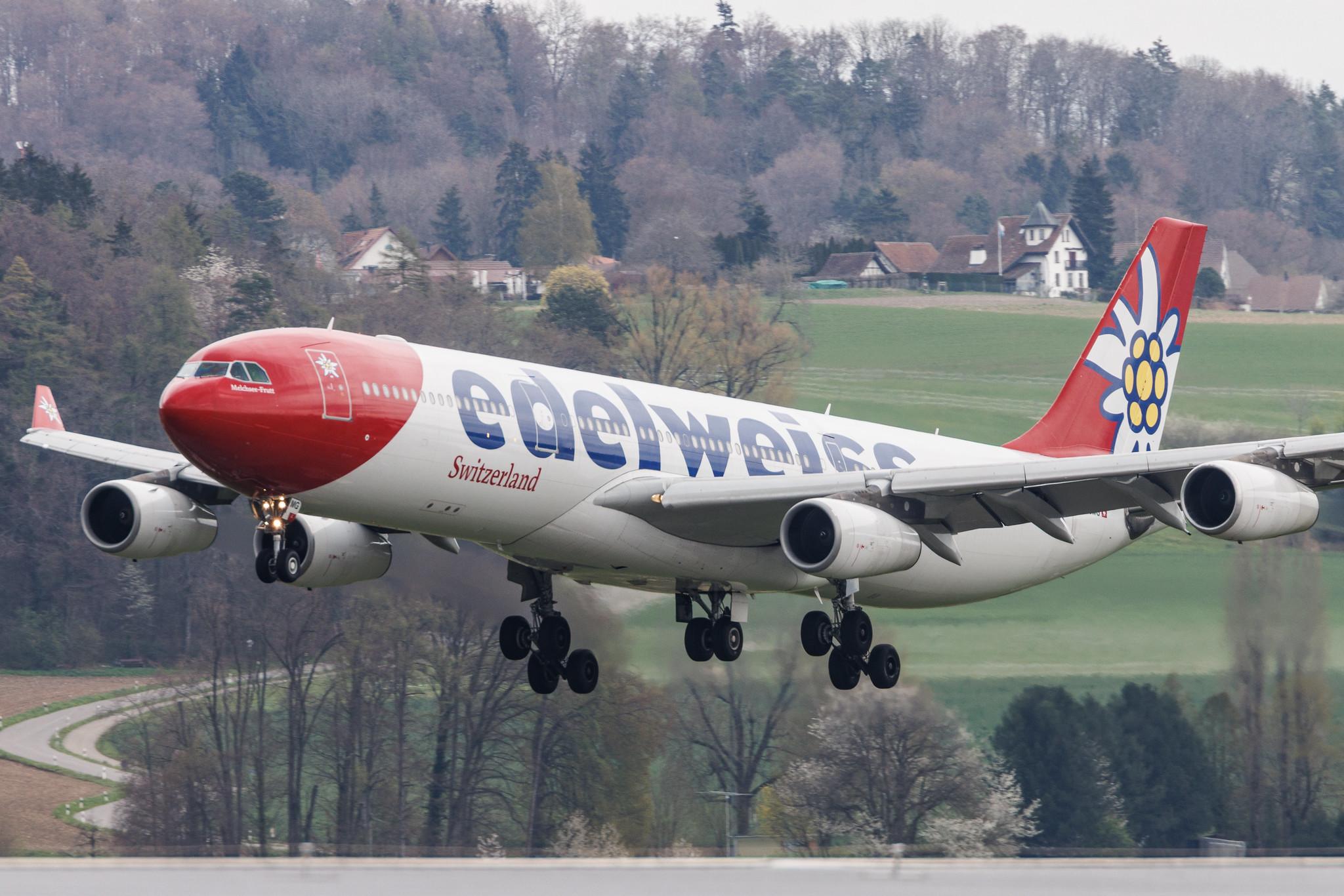 Flughafen Zürich: Edelweiss Air (WK / EDW) | Airbus A340-313 A343 | HB-JMG | MSN 0562