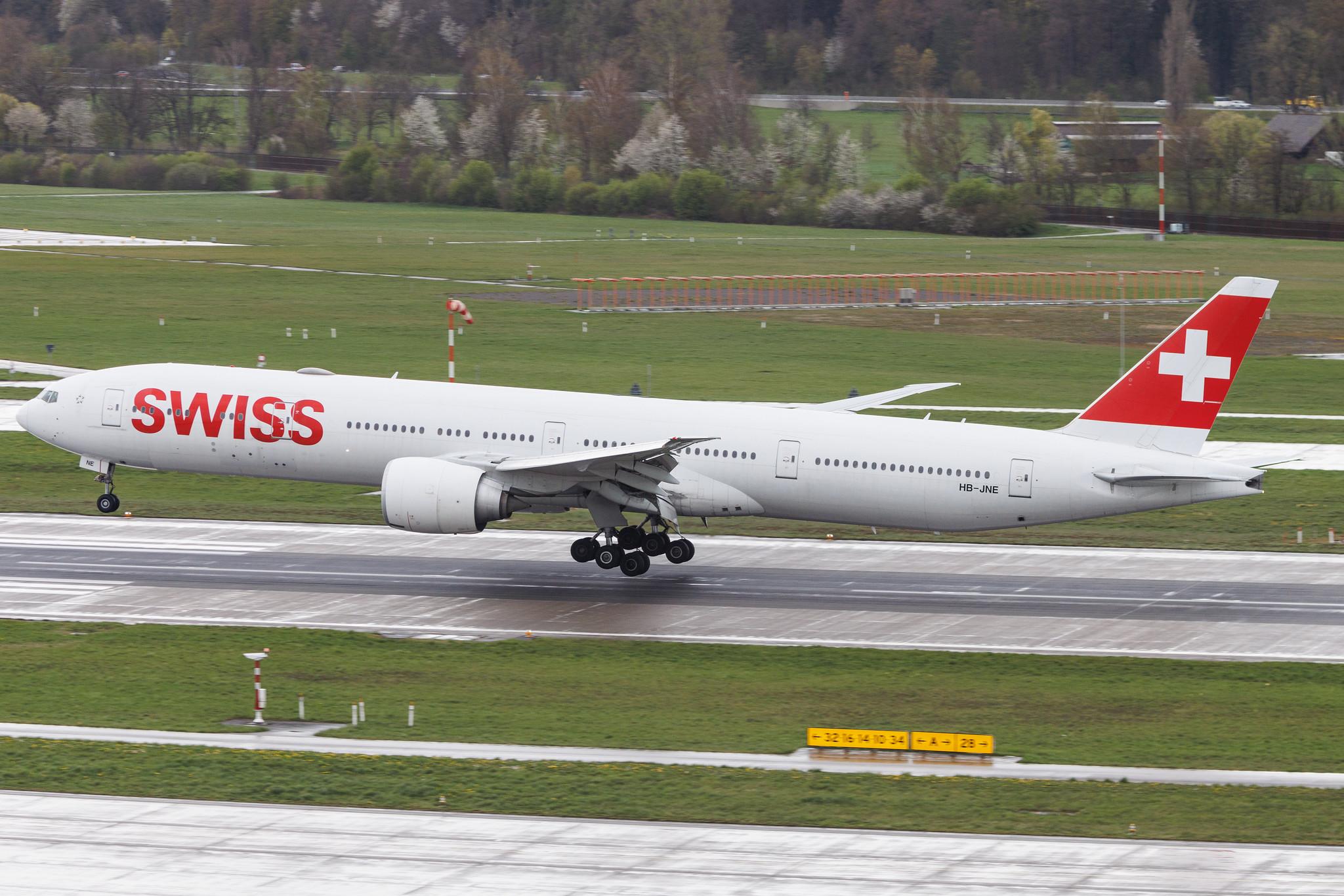 Flughafen Zürich: Swiss (LX / SWR) |  Boeing 777-3DE(ER) B77W | HB-JNE | MSN 44586