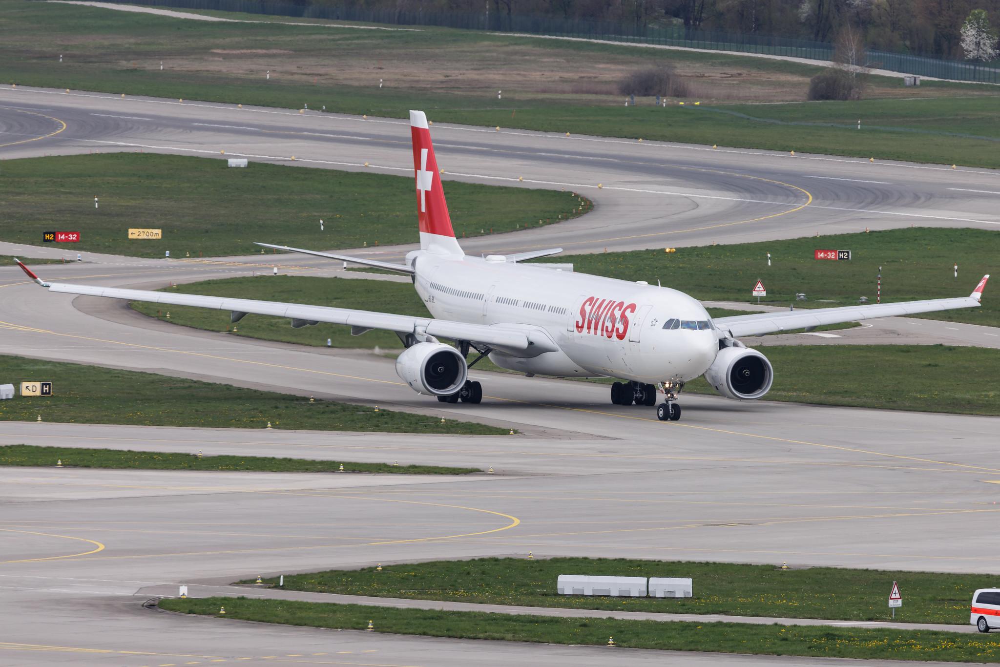Flughafen Zürich: Swiss (LX / SWR) | Airbus A330-343 A333 | HB-JHL | MSN 1290