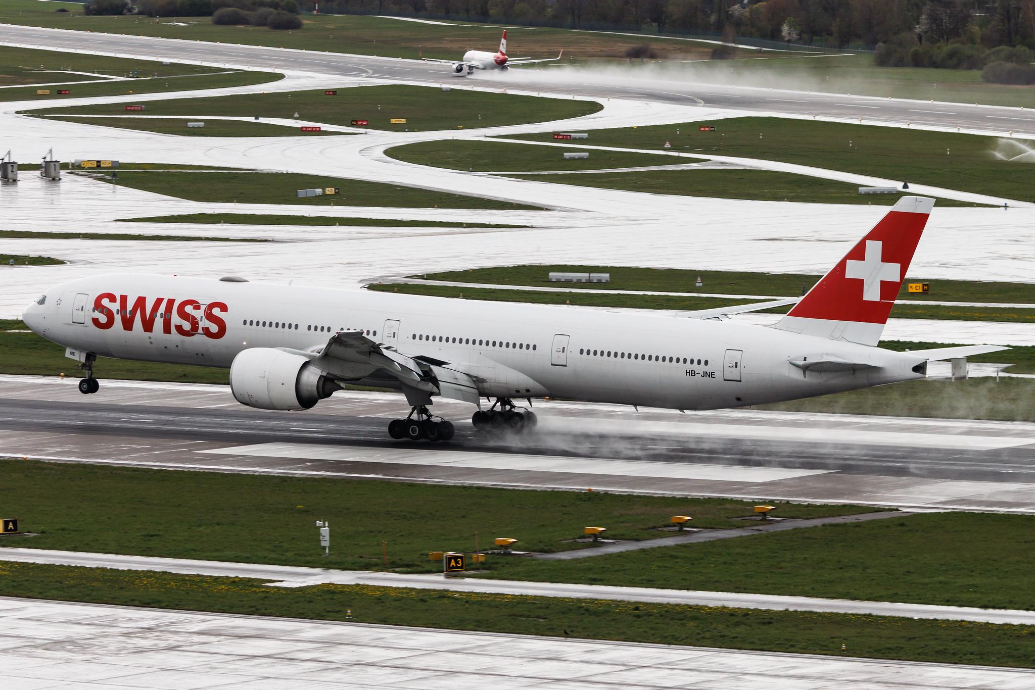 Flughafen Zürich: Swiss (LX / SWR) |  Boeing 777-3DE(ER) B77W | HB-JNE | MSN 44586
