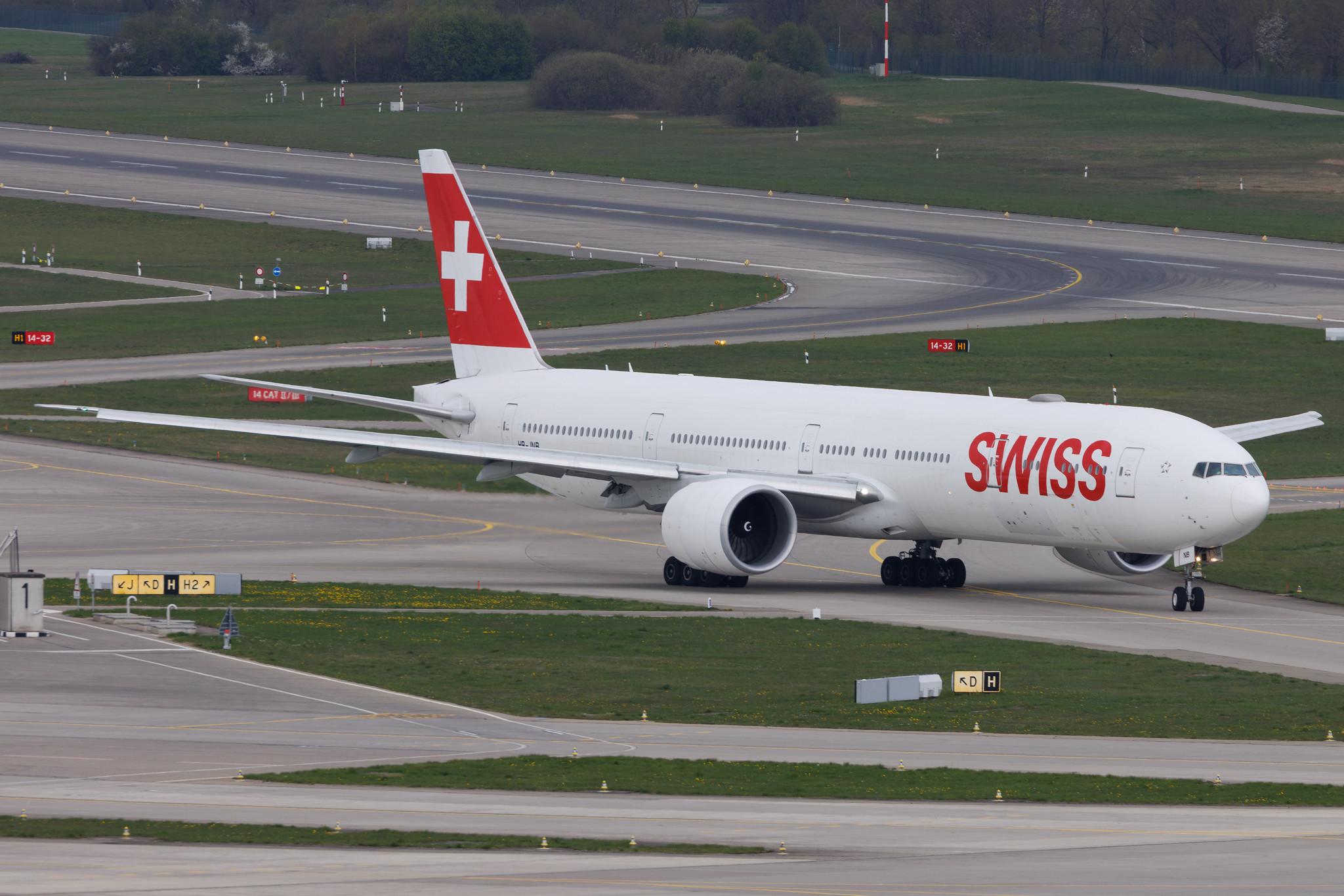 Flughafen Zürich: Swiss (LX / SWR) | Boeing 777-3DE(ER) B77W | HB-JNB | MSN 44583