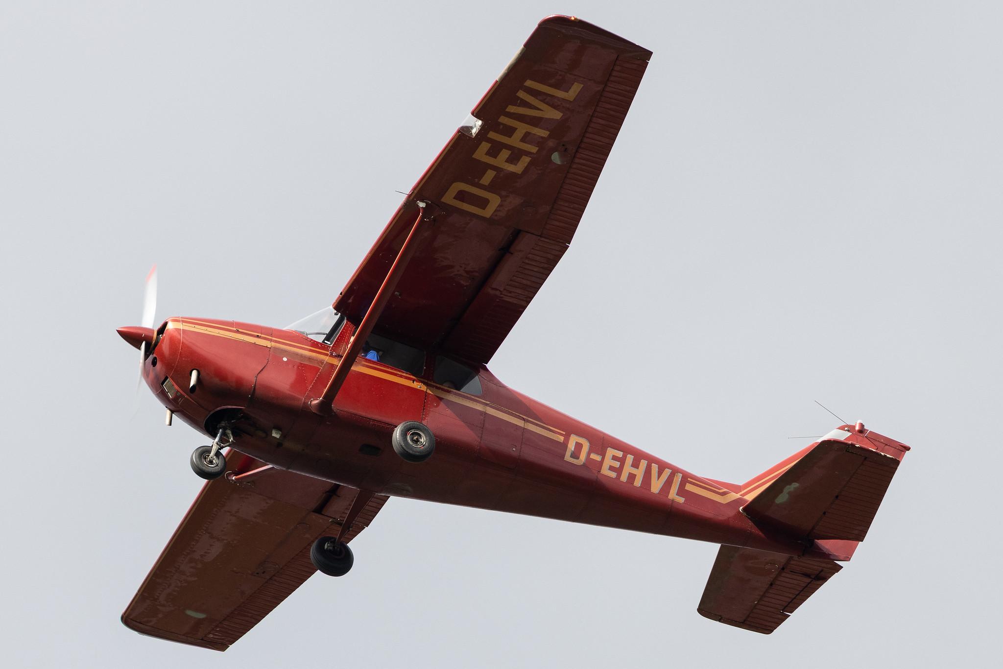 Hamburg Airport: Private owner  | Cessna 172C Skyhawk C172 | D-EHVL | MSN 17249517