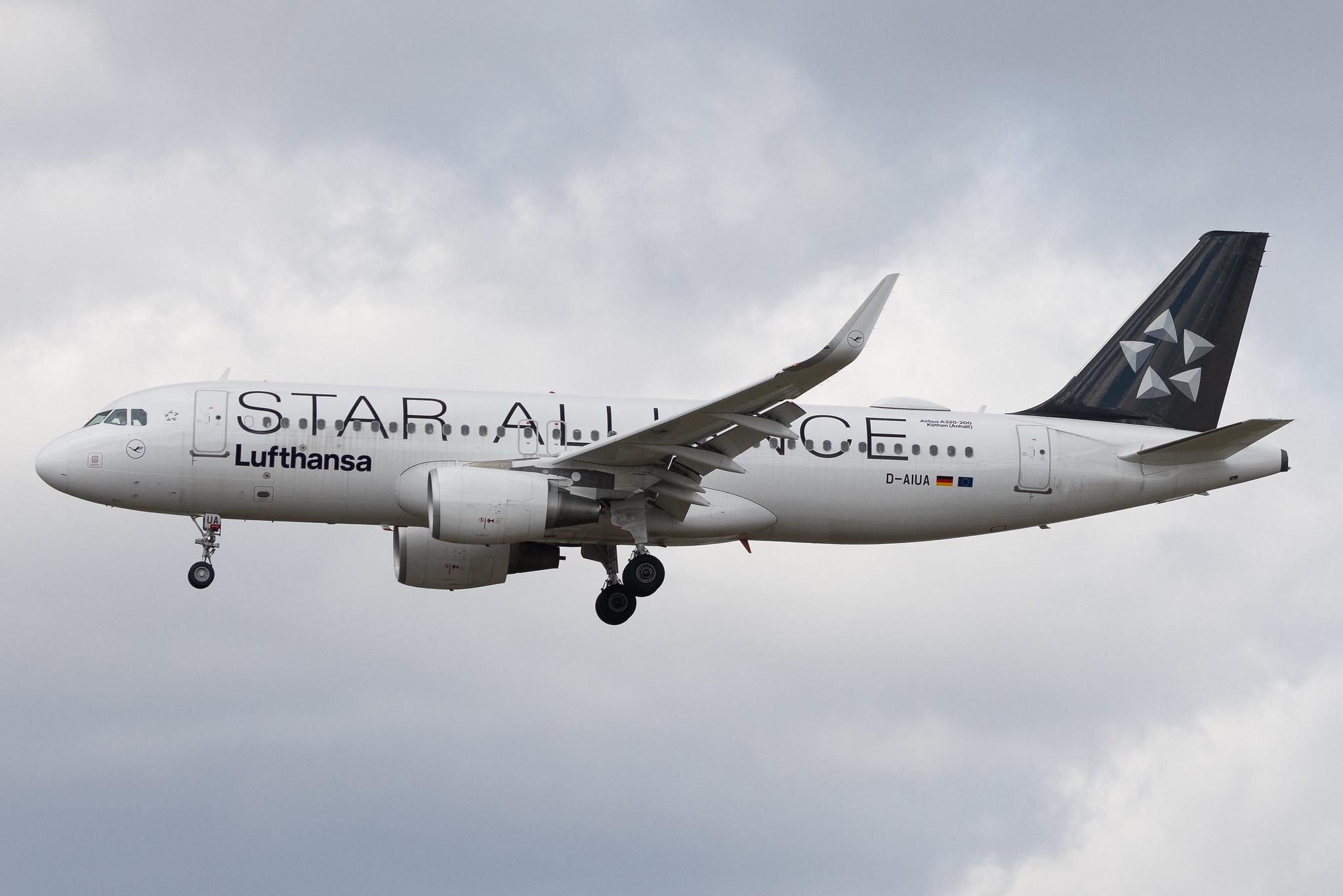 Frankfurt Airport: Lufthansa (LH / DLH) | Livery: Star Alliance Livery | Airbus A320-214 A320 | D-AIUA | MSN 5935