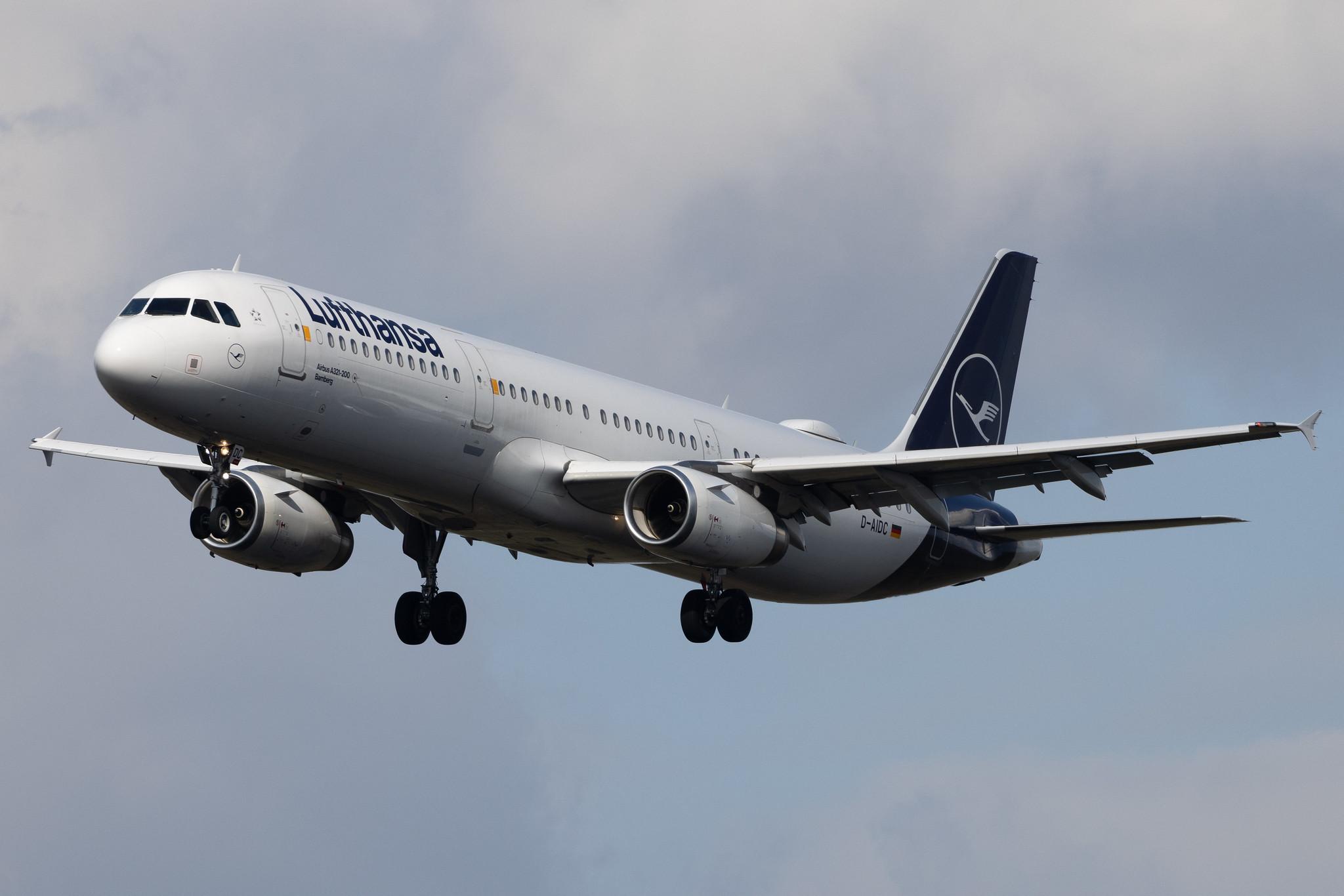 Frankfurt Airport: Lufthansa (LH / DLH) | Airbus A321-231 A321 | D-AIDC | MSN 4560
