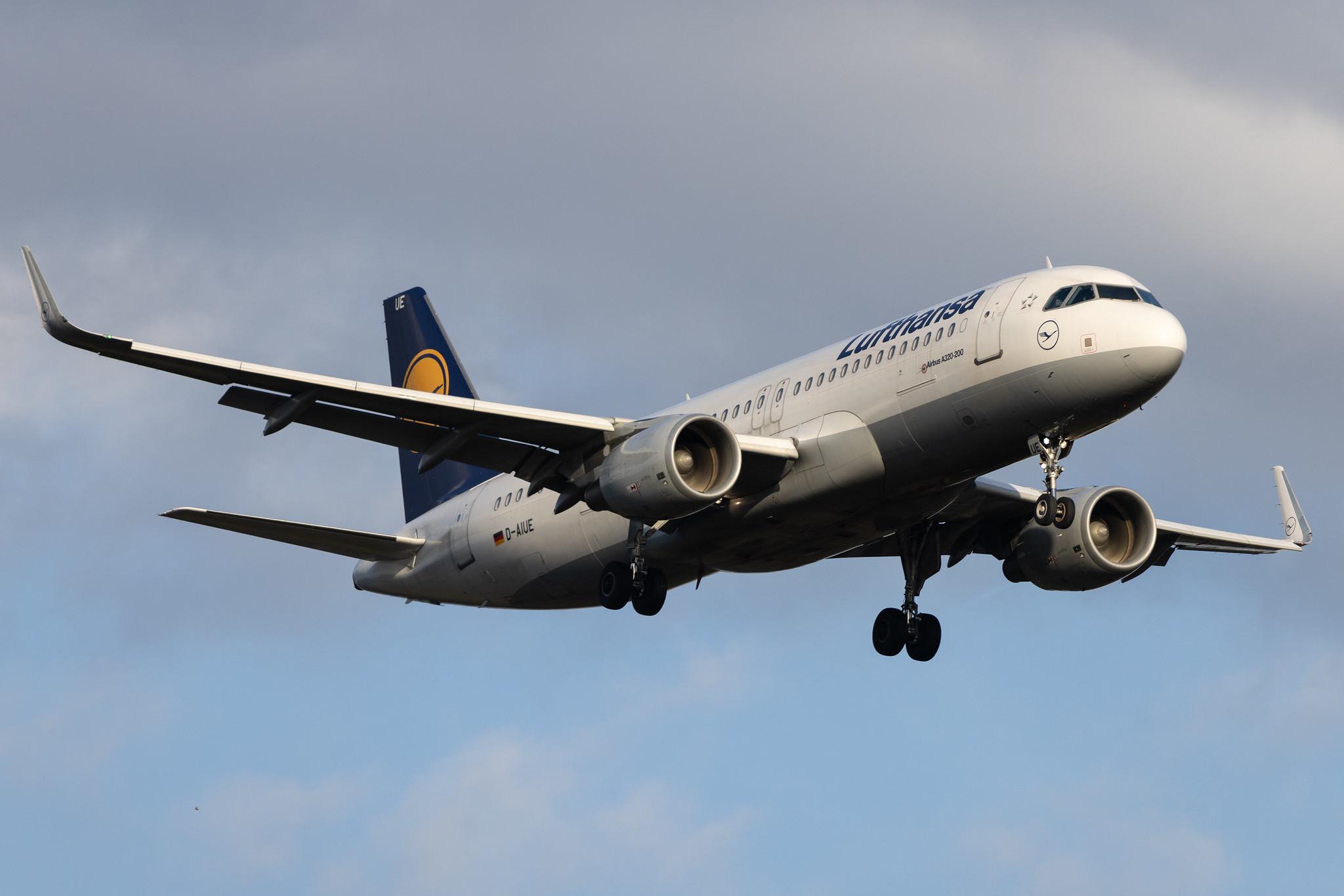 Frankfurt Airport: Lufthansa (LH / DLH) | Airbus A320-214 A320 | D-AIUE | MSN 6092