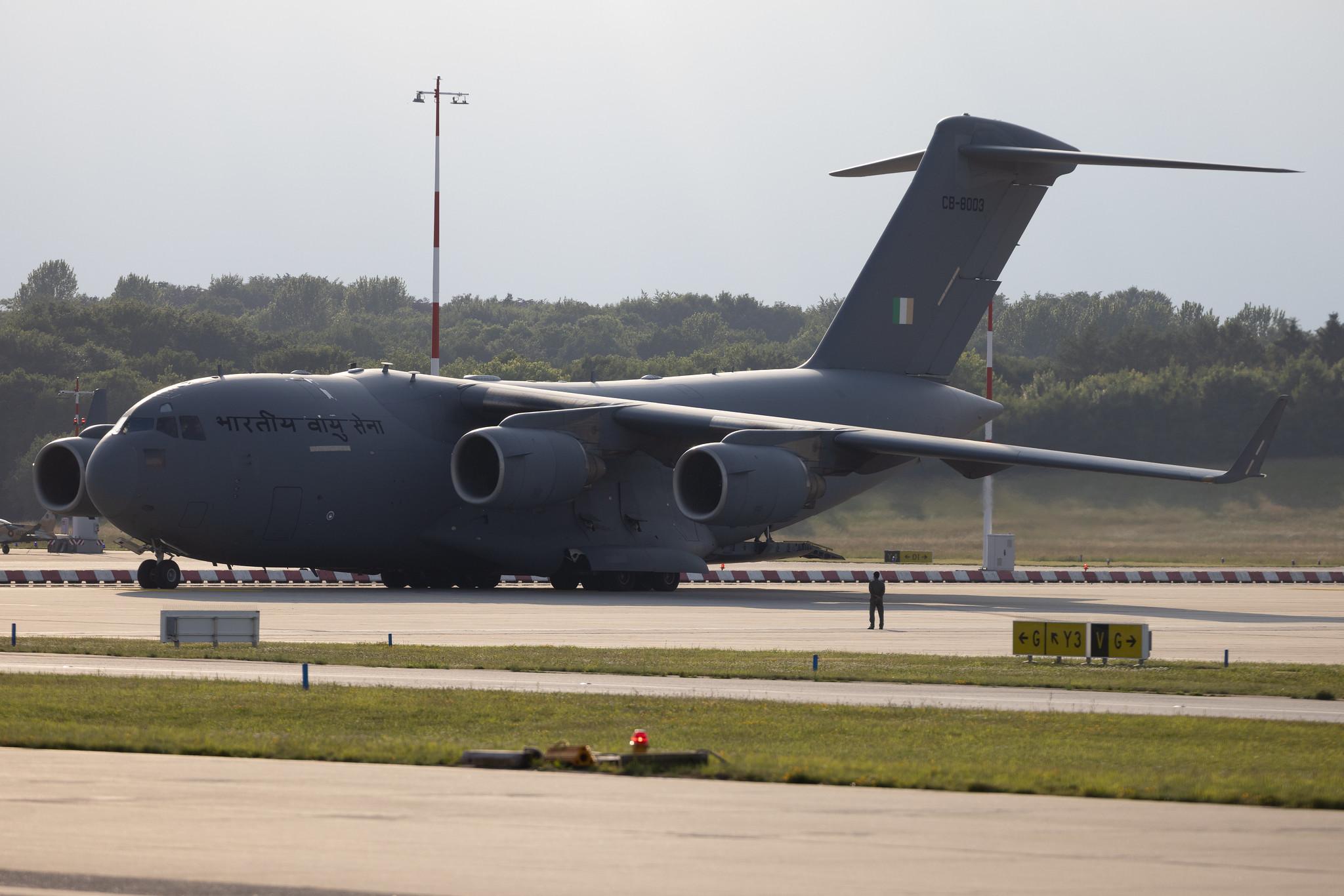 Hamburg Airport: Indian Air Force (/ IFC) | Boeing C-17A Globemaster III C17 | CB-8003 | MSN F-259