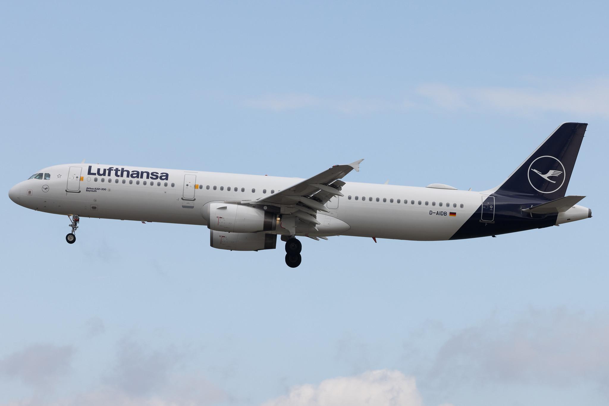Frankfurt Airport: Lufthansa (LH / DLH) | Airbus A321-231 A321 | D-AIDB | MSN 4545