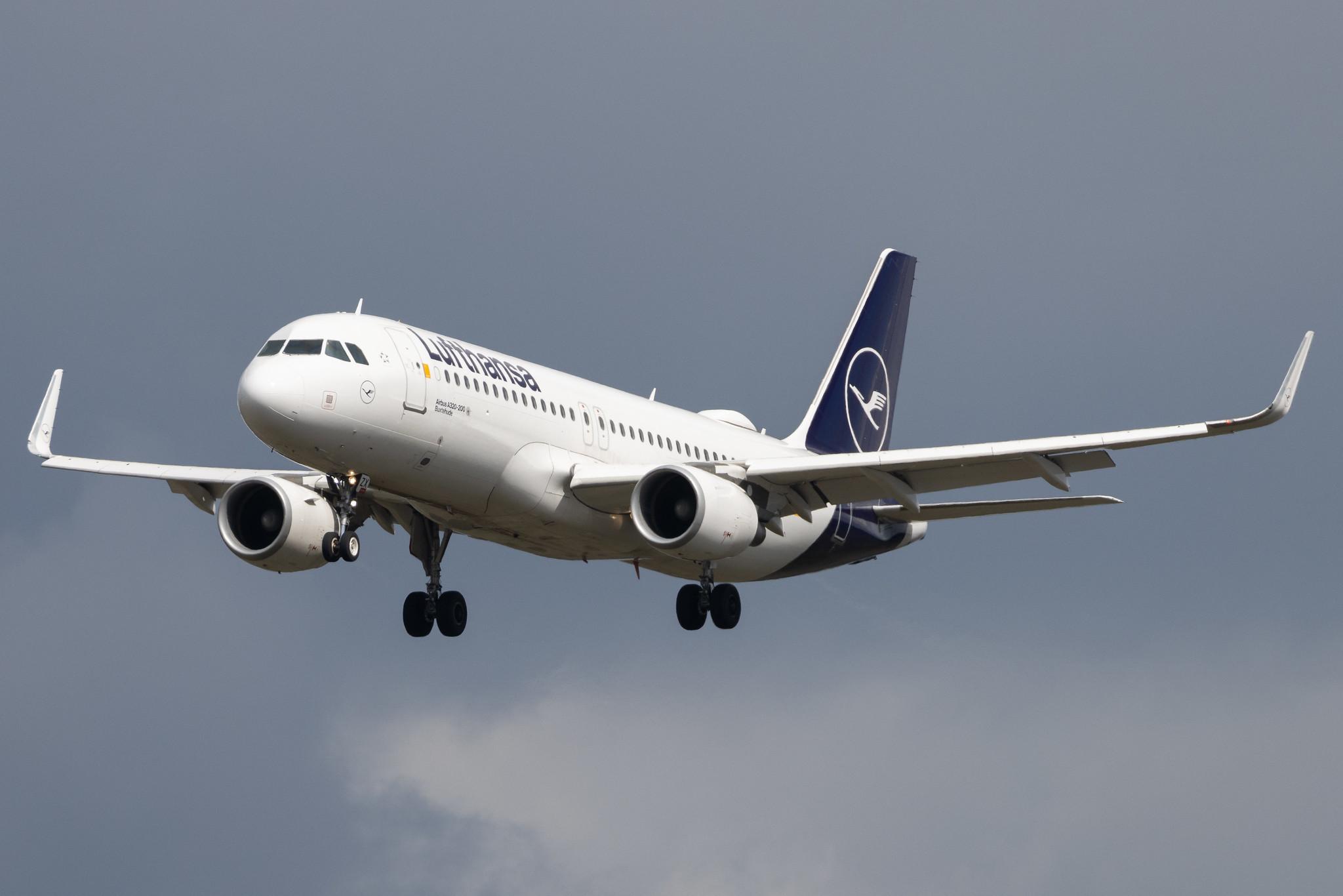 Frankfurt Airport: Lufthansa (LH / DLH) | Airbus A320-214 A320 | D-AIZX | MSN 5741