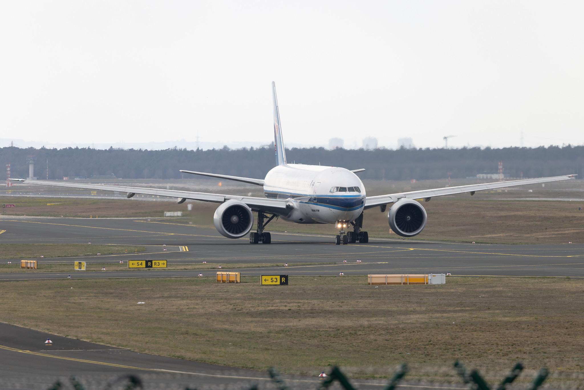 Frankfurt Airport: China Southern Cargo (CZ / CSN) | Operator: China Southern Airlines | B77L | B-2042 | MSN 41633