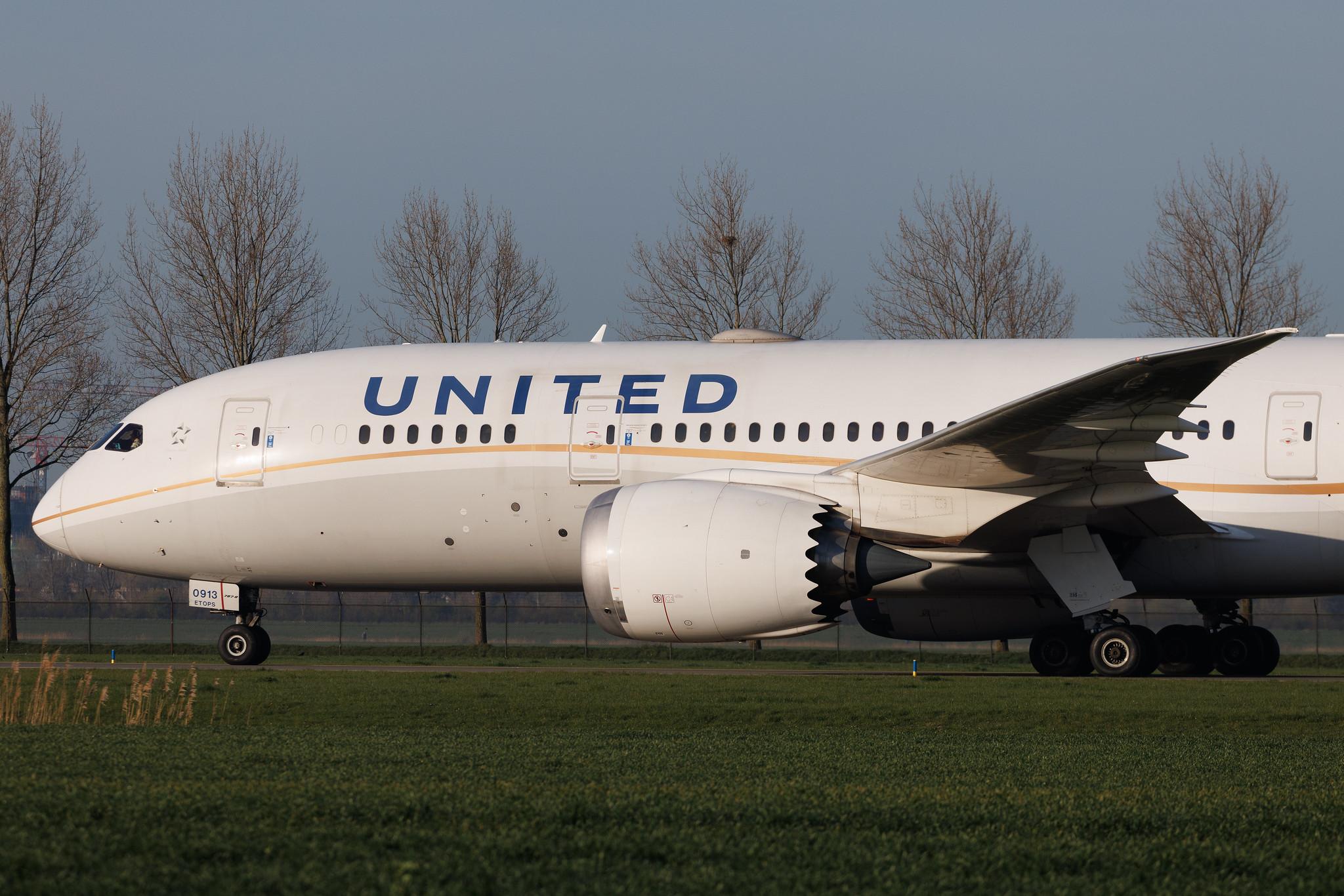 Amsterdam Schiphol: United Airlines (UA / UAL) | Boeing 787-8 Dreamliner B788 | N30913 | MSN 35879