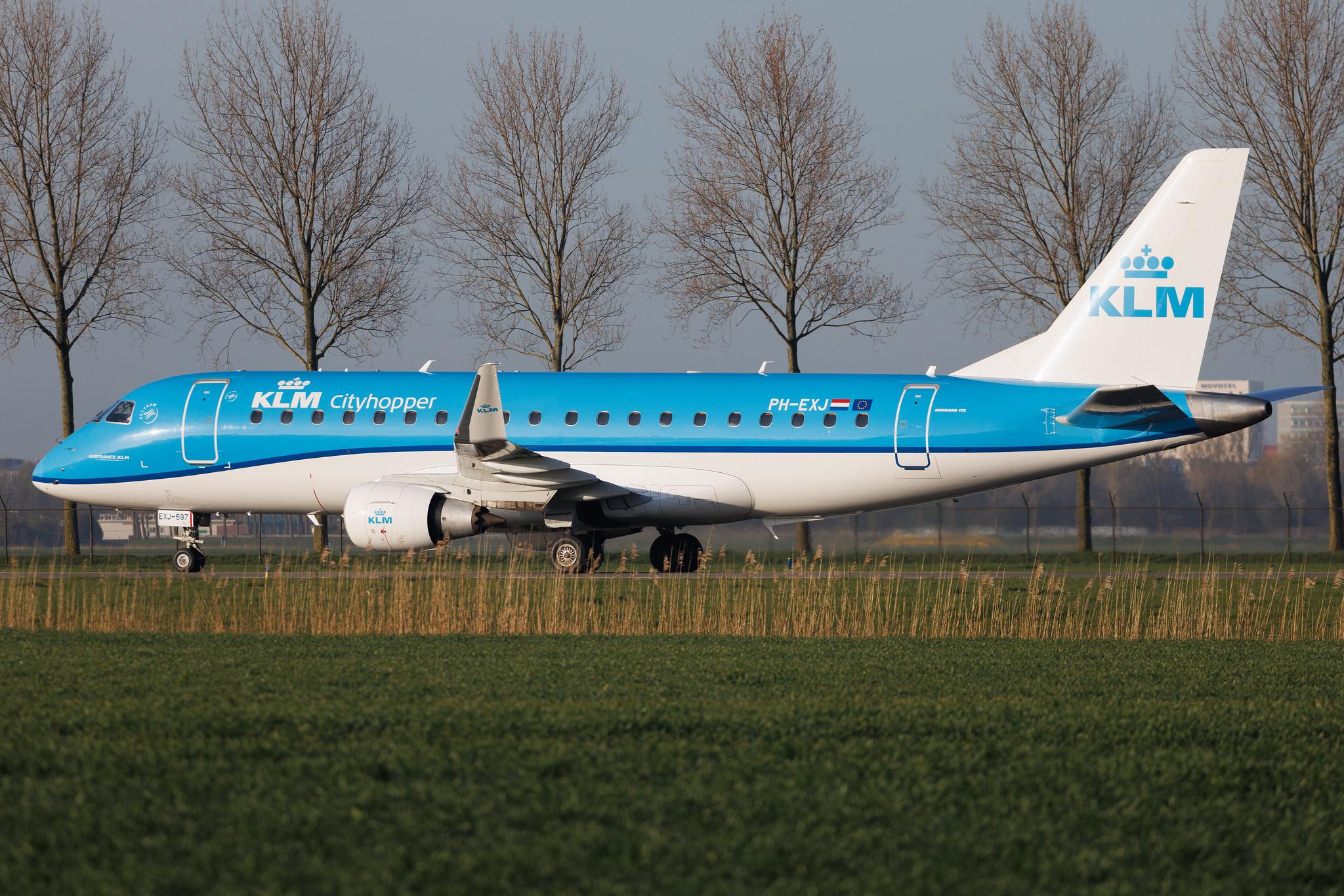 Amsterdam Schiphol: KLM (KL / KLM) | Operator: KLM Cityhopper | Embraer E175STD E75L | PH-EXJ | MSN 17000597