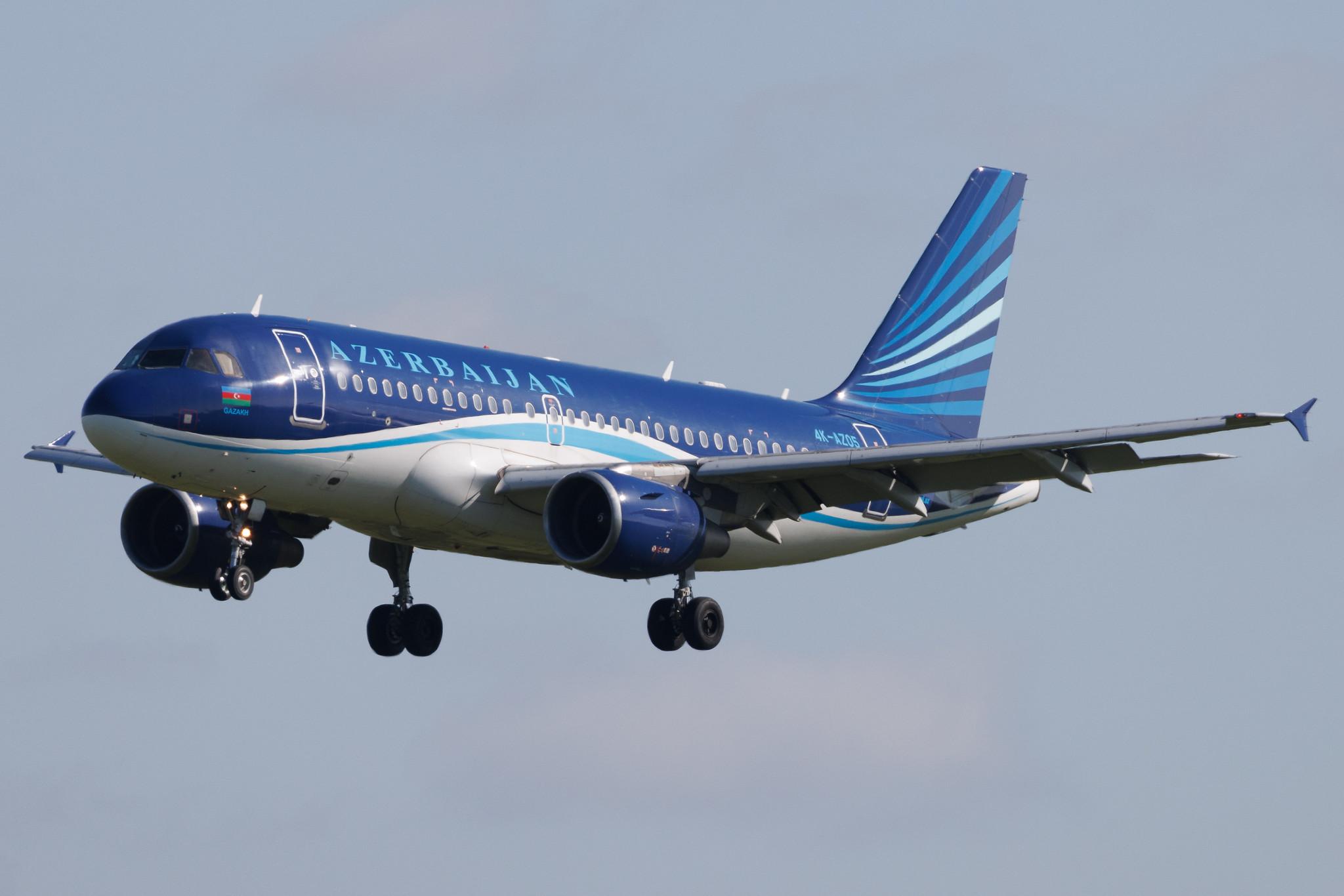 Flughafen Berlin Brandenburg: Azerbaijan Airlines (J2 / AHY) | Airbus A319-111 A319 | 4K-AZ05 | MSN 2788
