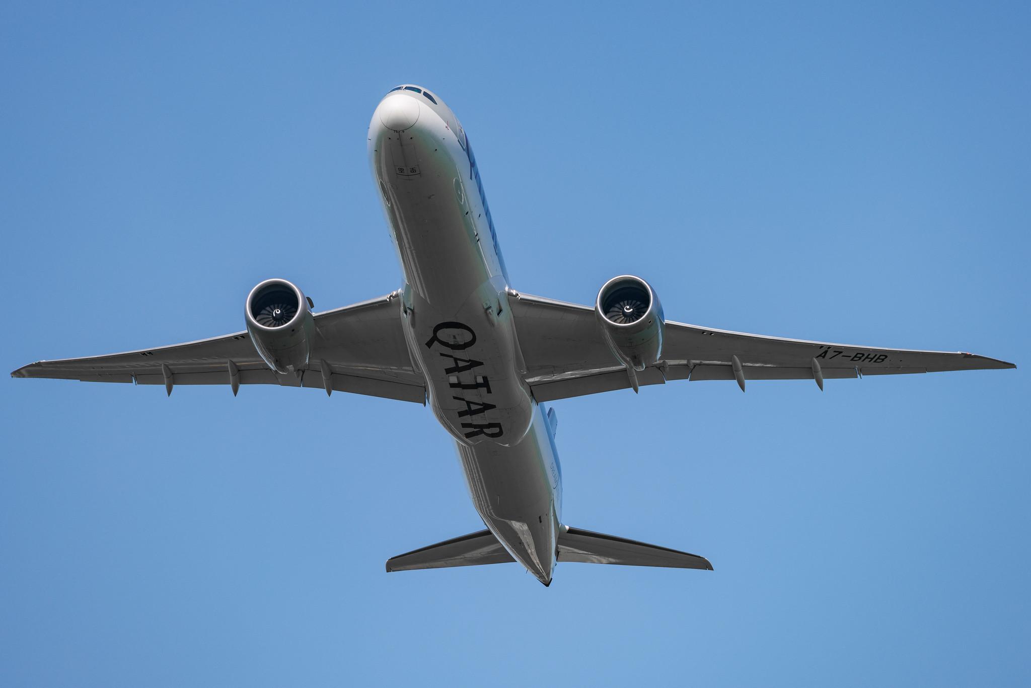 Flughafen Berlin Brandenburg: Qatar Airways (QR / QTR) | Boeing 787-9 Dreamliner B789 | A7-BHB | MSN 64215