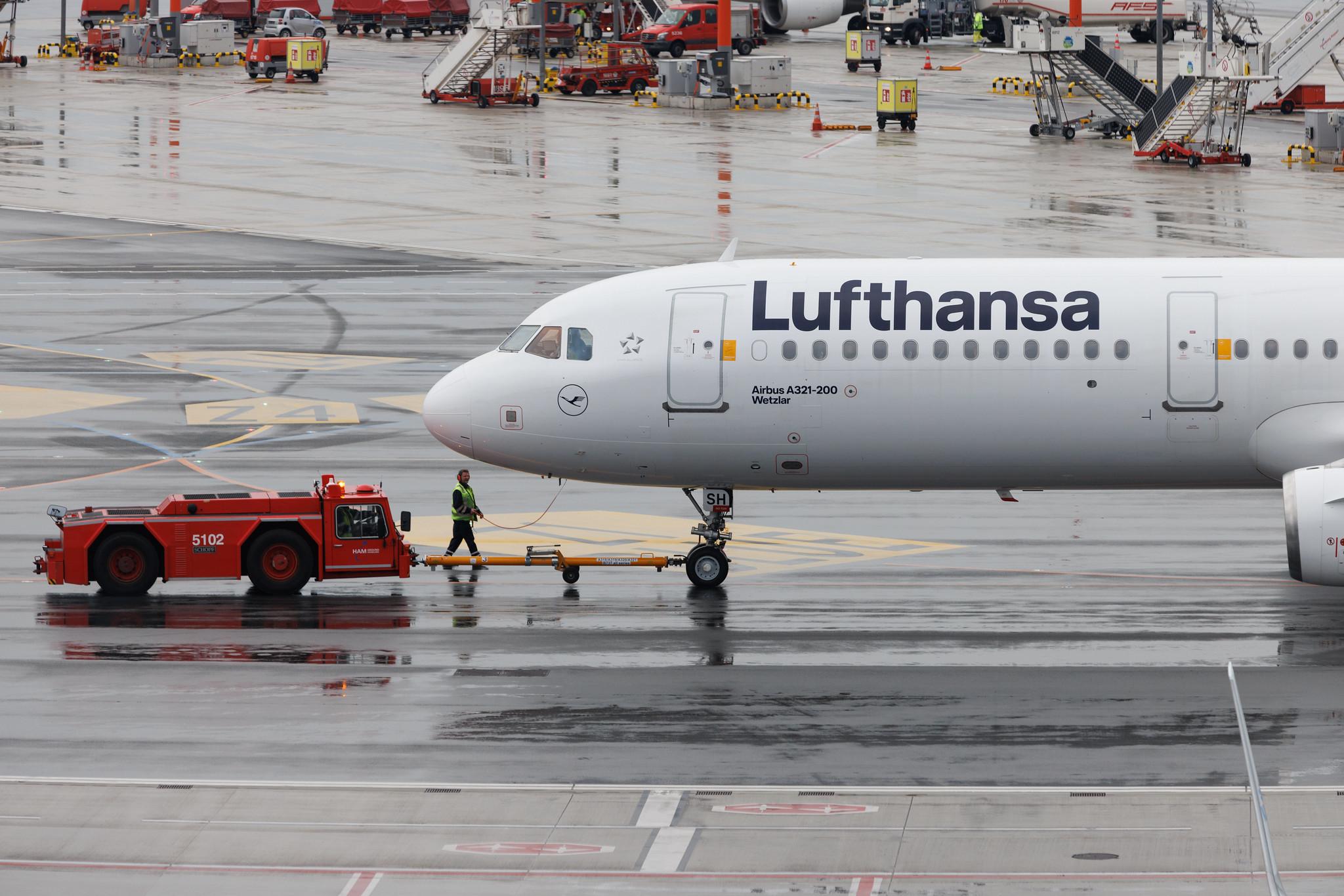 Hamburg Airport: Lufthansa (LH / DLH) | Airbus A321-231 A321 | D-AISH | MSN 3265