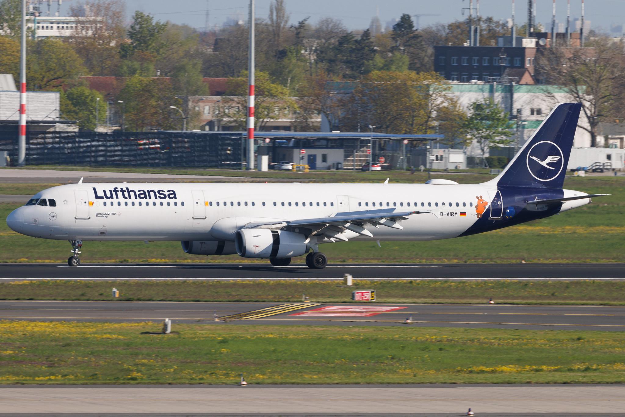 Flughafen Berlin Brandenburg: Lufthansa (LH / DLH) | Livery: Die Maus Sticker | Airbus A321-131 A321 | D-AIRY | MSN 0901