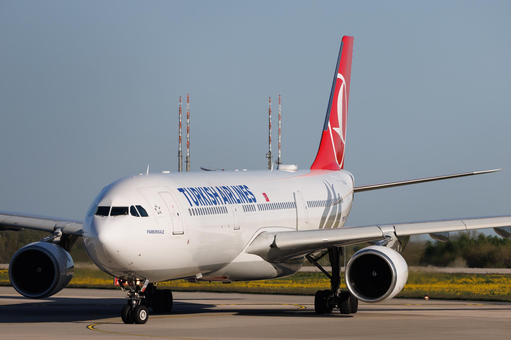 Flughafen Berlin Brandenburg: Turkish Airlines (TK / THY) | Airbus A330-303 A333 | TC-JOA | MSN 1501
