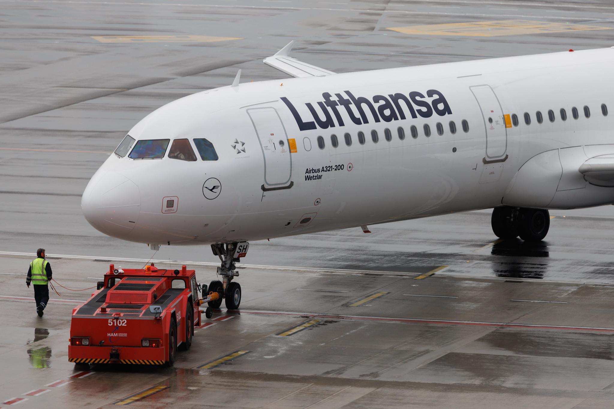 Hamburg Airport: Lufthansa (LH / DLH) | Airbus A321-231 A321 | D-AISH | MSN 3265