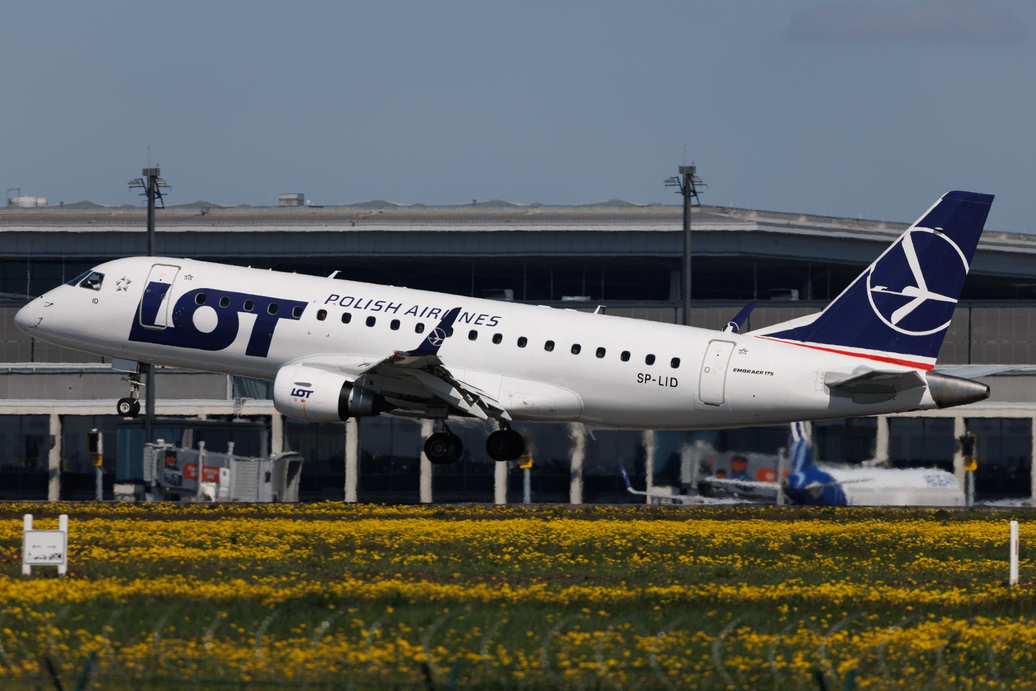 Flughafen Berlin Brandenburg: LOT (LO / LOT) | Embraer E175STD E75S | SP-LID | MSN 17000136
