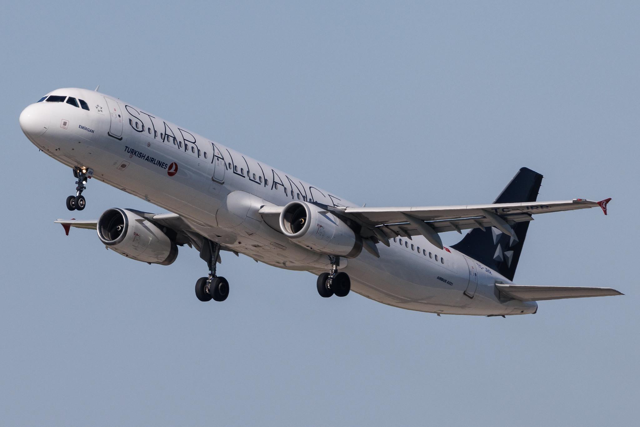 Flughafen Berlin Brandenburg: Turkish Airlines (TK / THY) | Livery: Star Alliance Livery | Airbus A321-231 A321 | TC-JRR | MSN 4706