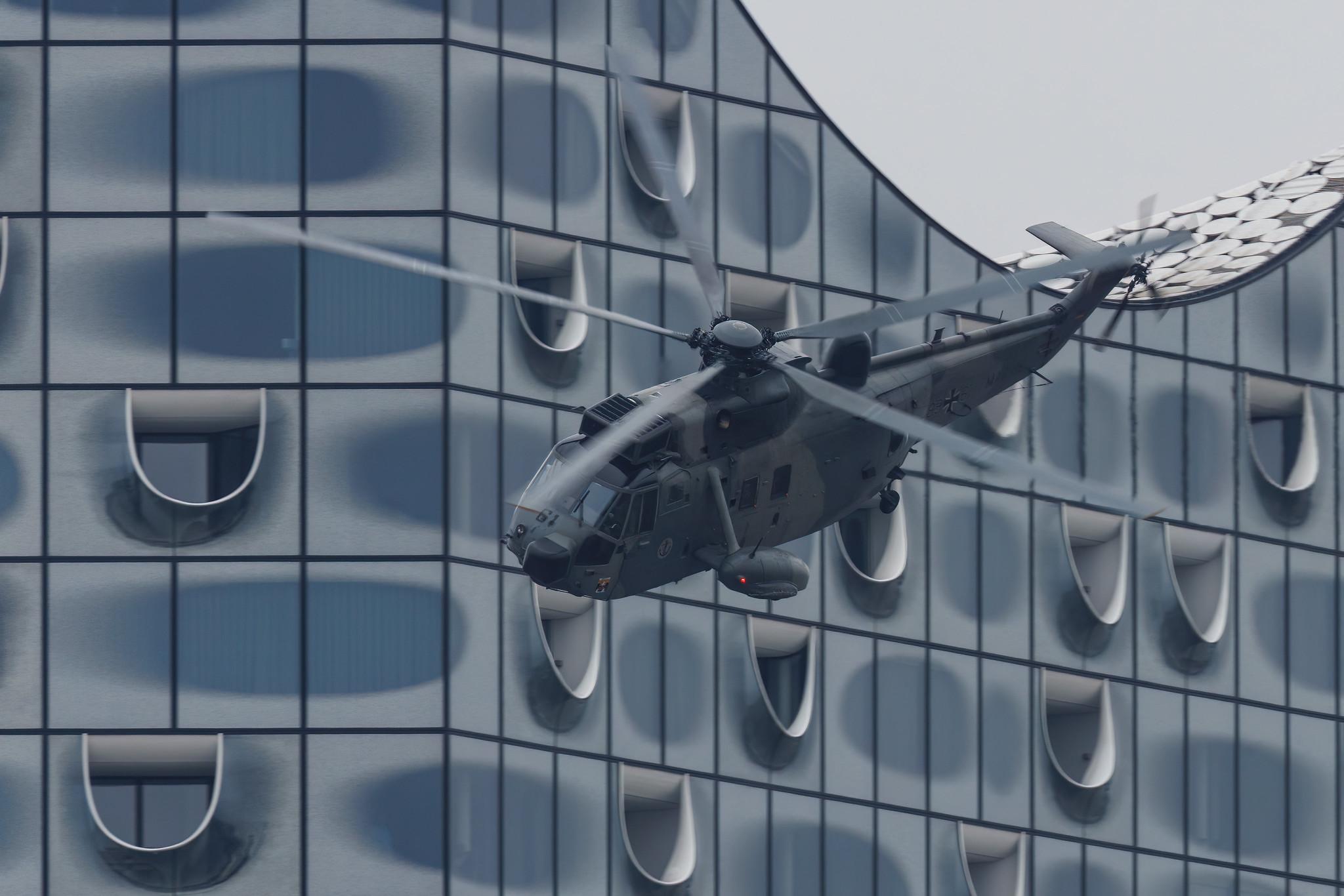 SOS Joint Rescue Operation: German Navy (/ GNY) | Westland Sea King Mk.41 | 89-61 | MSN WA830