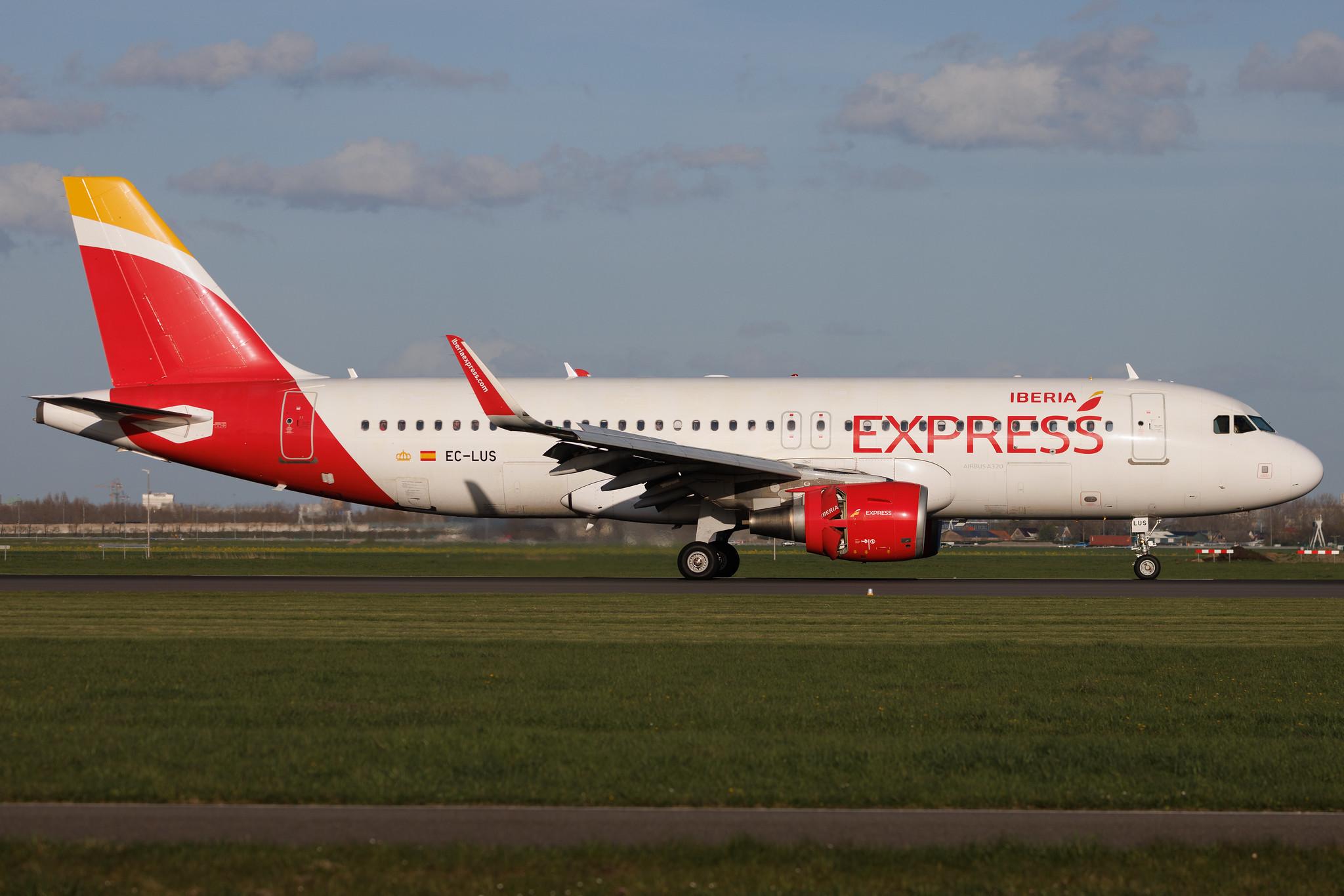 Amsterdam Schiphol: Iberia Express (I2 / IBS) | Airbus A320-216 A320 | EC-LUS | MSN 5501