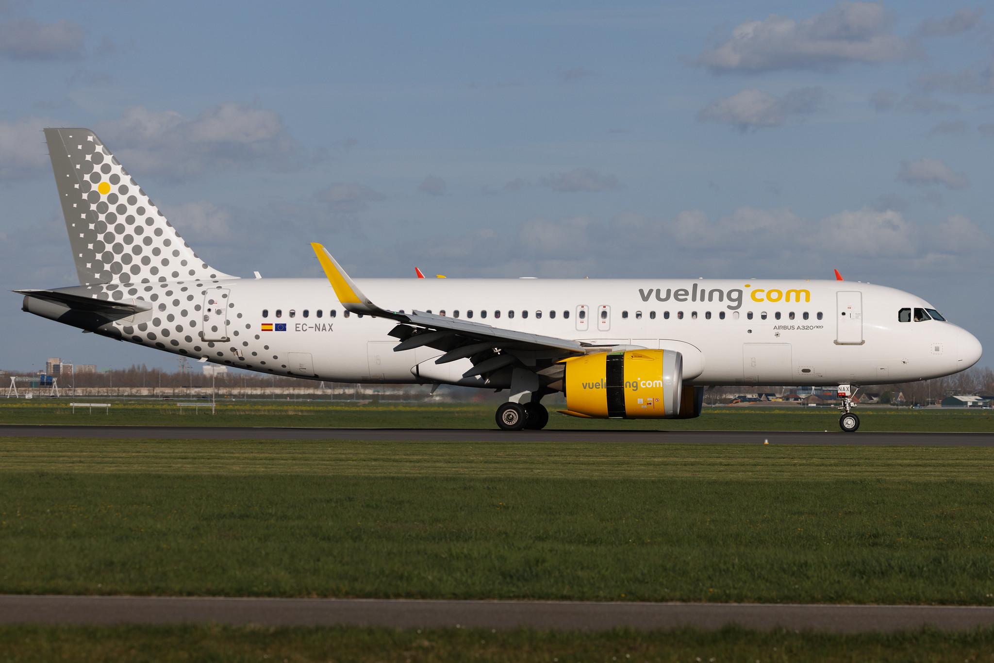 Amsterdam Schiphol: Vueling (VY / VLG) | Airbus A320-271N A20N | EC-NAX | MSN 8584