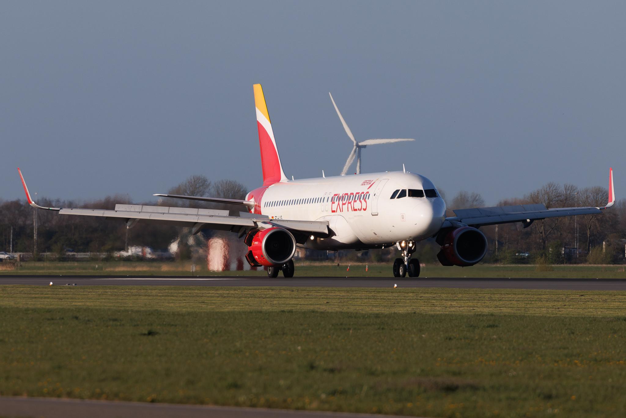 Amsterdam Schiphol: Iberia Express (I2 / IBS) | Airbus A320-216 A320 | EC-LUS | MSN 5501