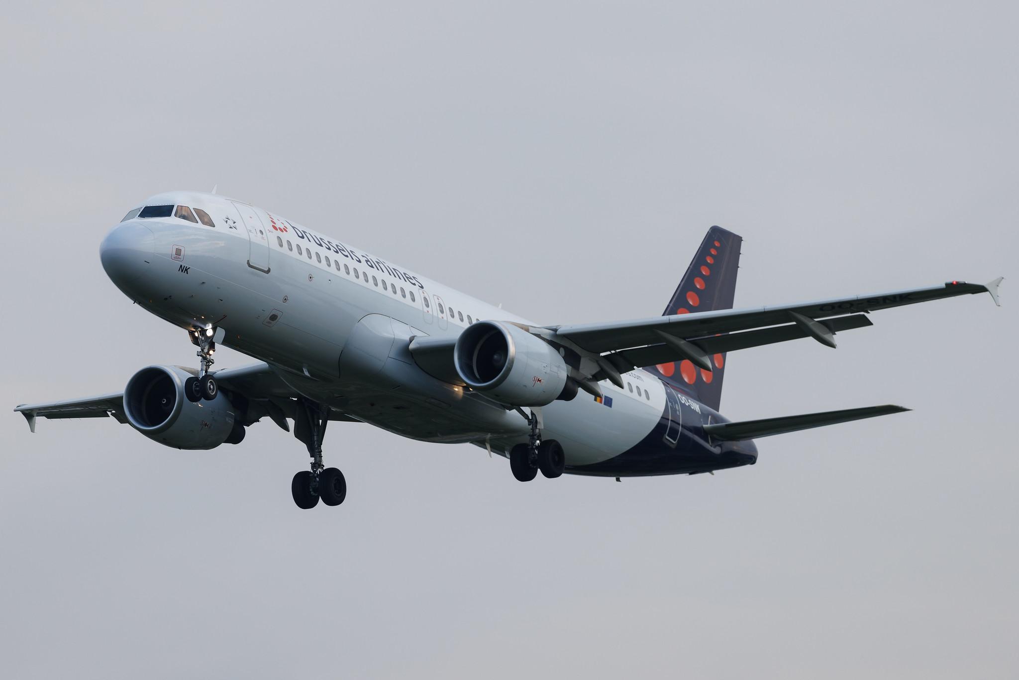 Hamburg Airport: Brussels Airlines (SN / BEL) | Airbus A320-214 A320 | OO-SNK | MSN 3373
