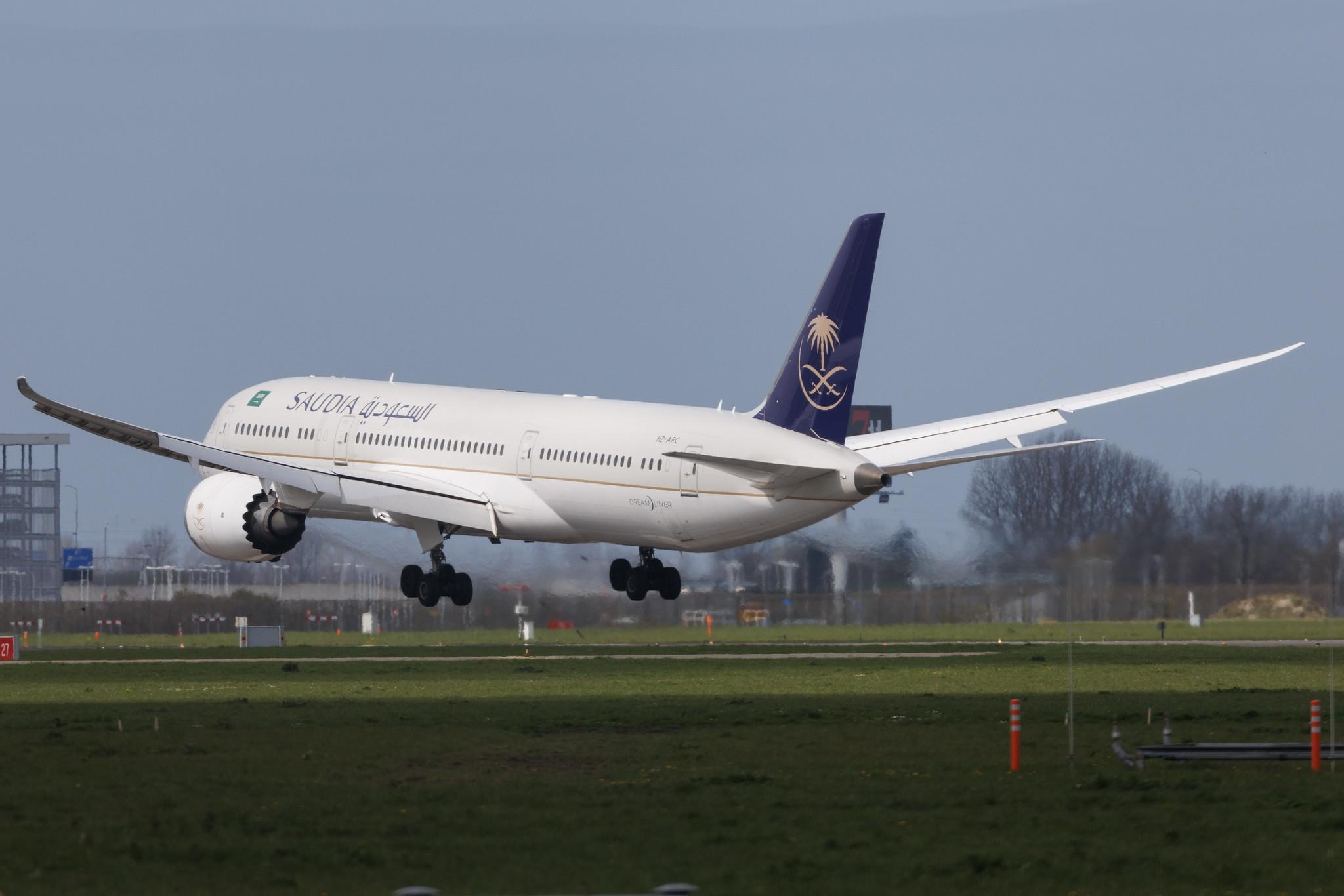 Amsterdam Schiphol: Saudia (SV / SVA) | Boeing 787-9 Dreamliner B789 | HZ-ARC | MSN 41546