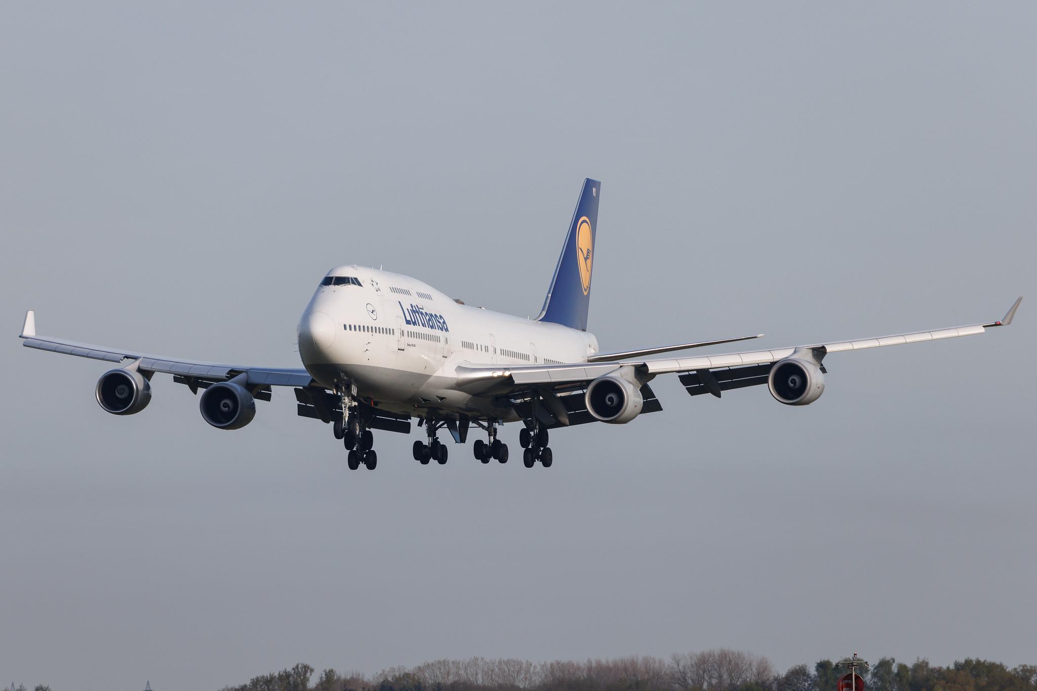 Hamburg Airport: Lufthansa (LH / DLH) | Boeing 747-430 B744 | D-ABVX | MSN 29868