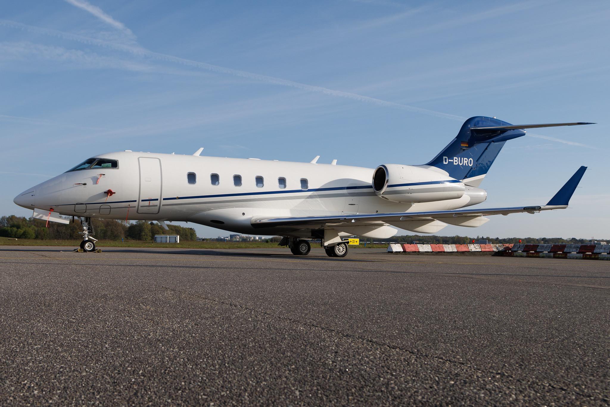 Hamburg Airport: Aero-Dienst (/ ADN) | Bombardier Challenger 300 CL30 | D-BURO | MSN 20256