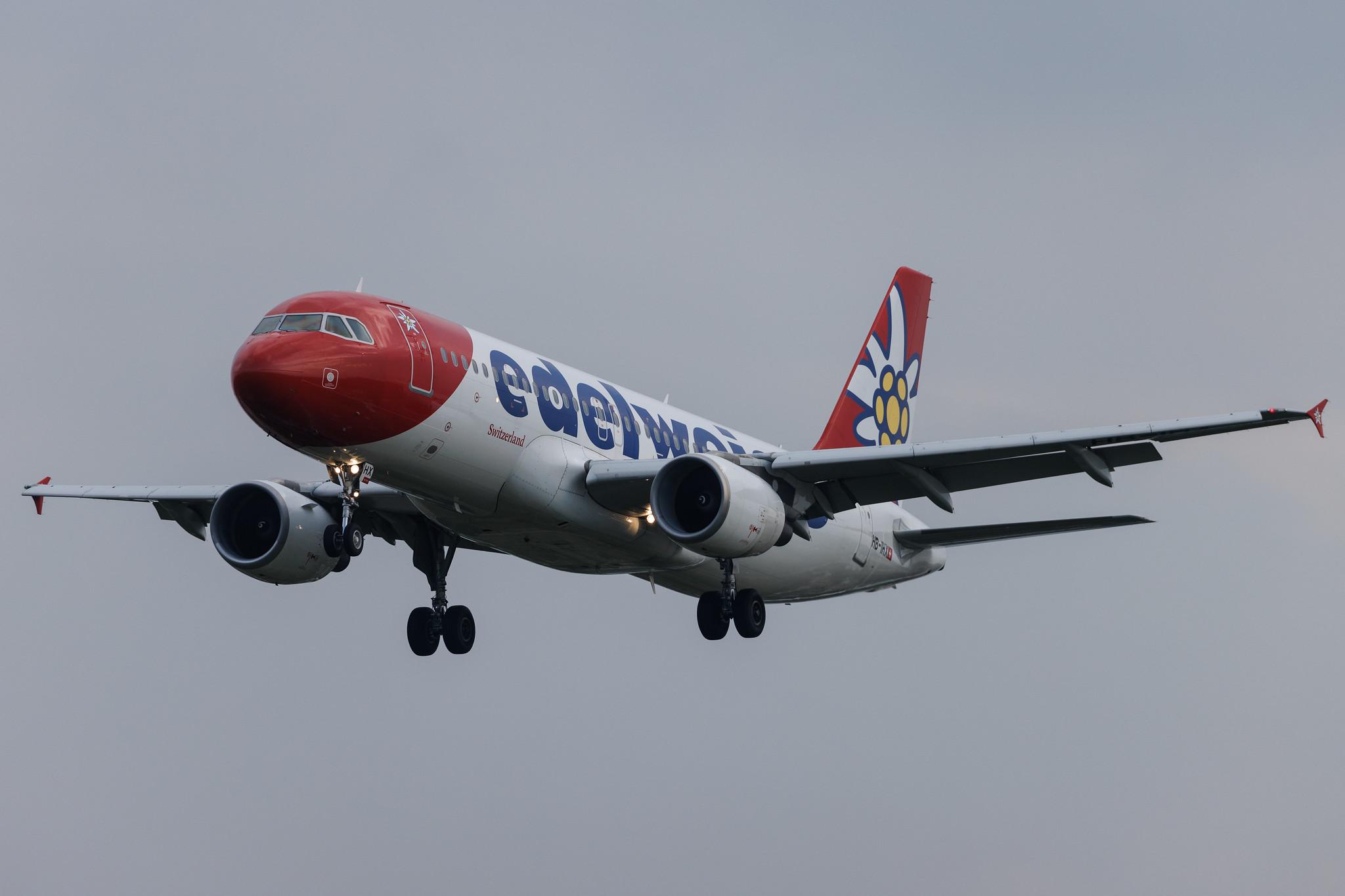 Hamburg Airport: Edelweiss Air (WK / EDW) | Airbus A320-214 A320 | HB-IHX | MSN 0942