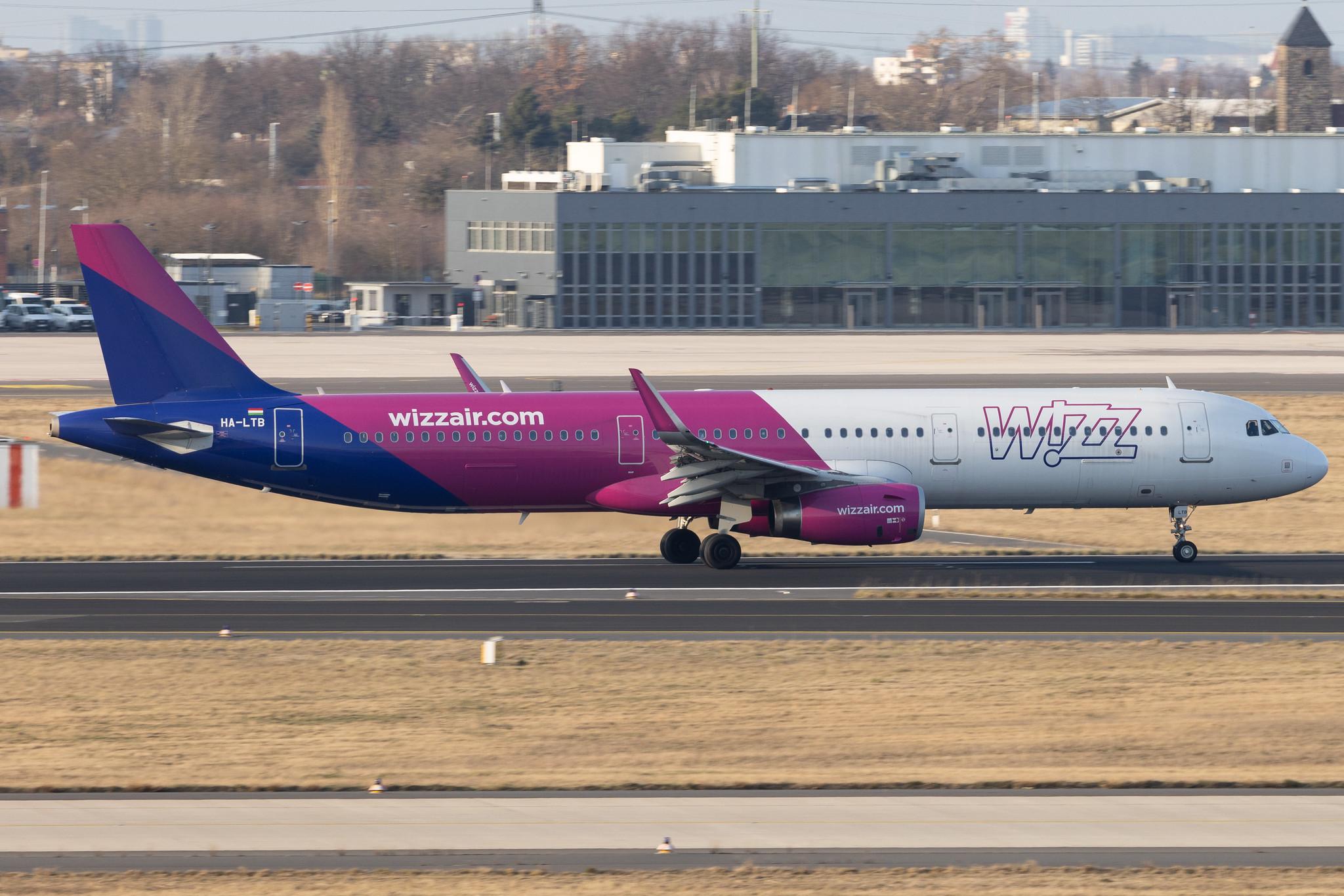 Flughafen Berlin Brandenburg: Wizz Air (W6 / WZZ) | Airbus A321-231 A321 | HA-LTB | MSN 08271