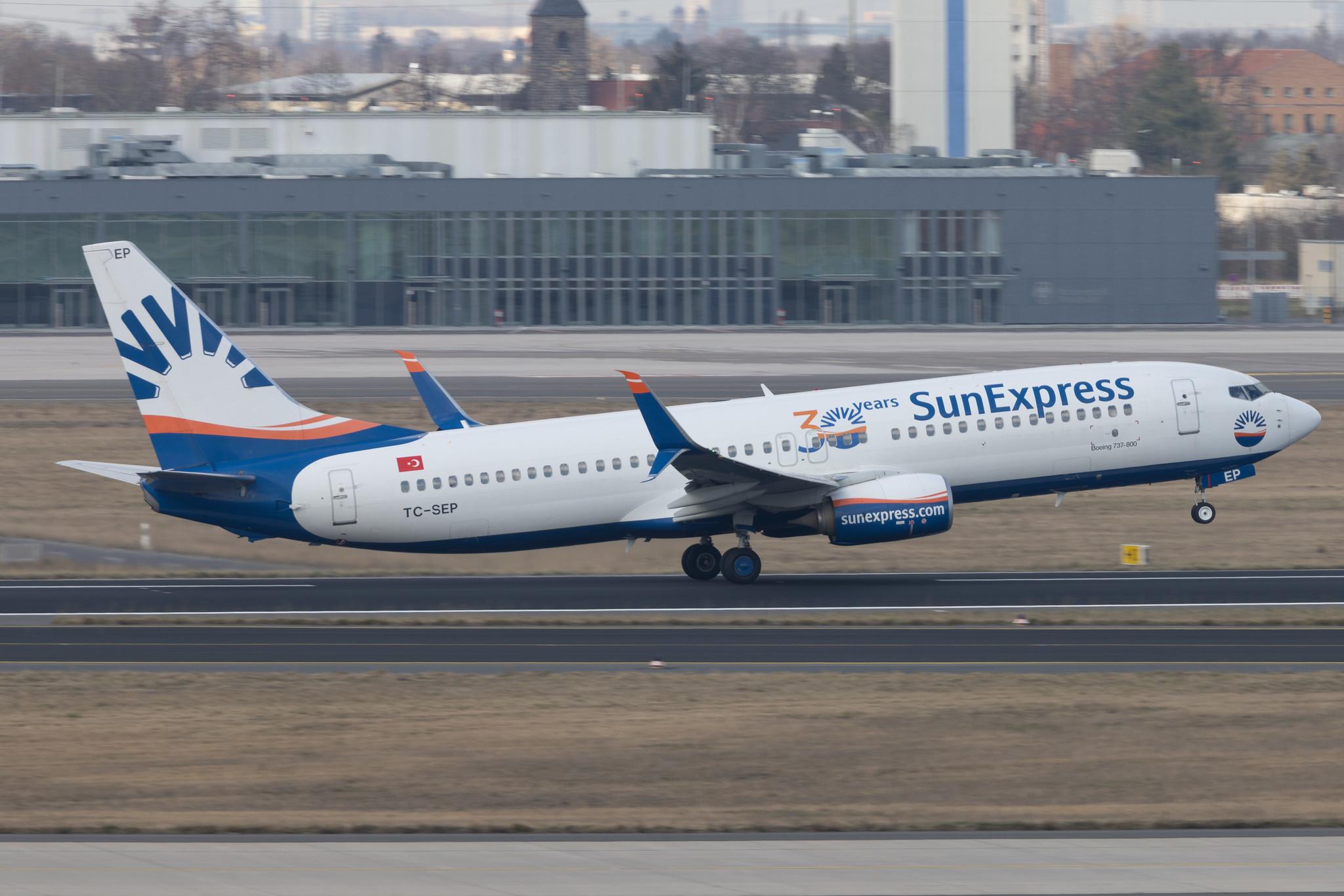 Flughafen Berlin Brandenburg: SunExpress (XQ / SXS) | Boeing 737-8HC B738 | TC-SEP | MSN 61180