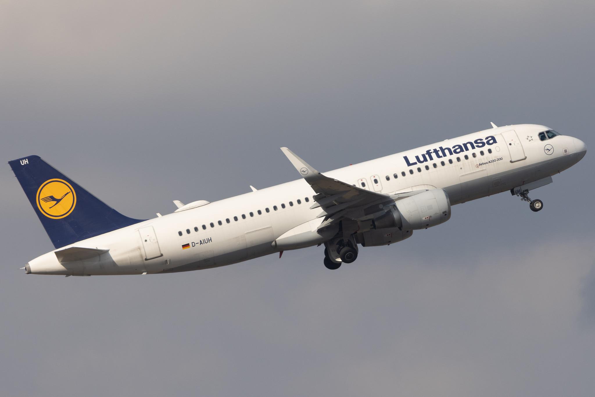 Flughafen Berlin Brandenburg: Lufthansa (LH / DLH) | Airbus A320-214 A320 | D-AIUH | MSN 6225