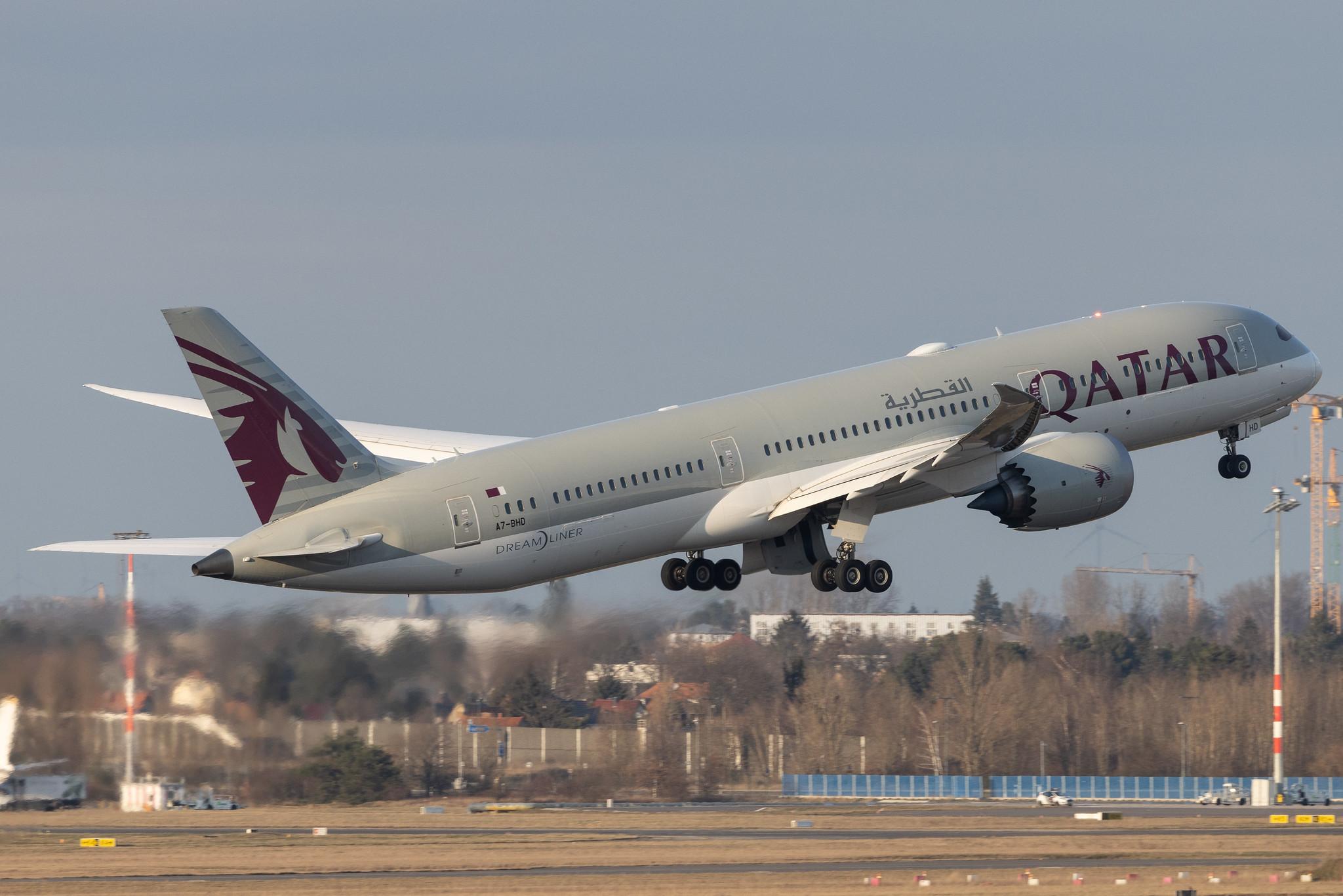 Flughafen Berlin Brandenburg: Qatar Airways (QR / QTR) | Boeing 787-9 Dreamliner B789 | A7-BHD | MSN 64216