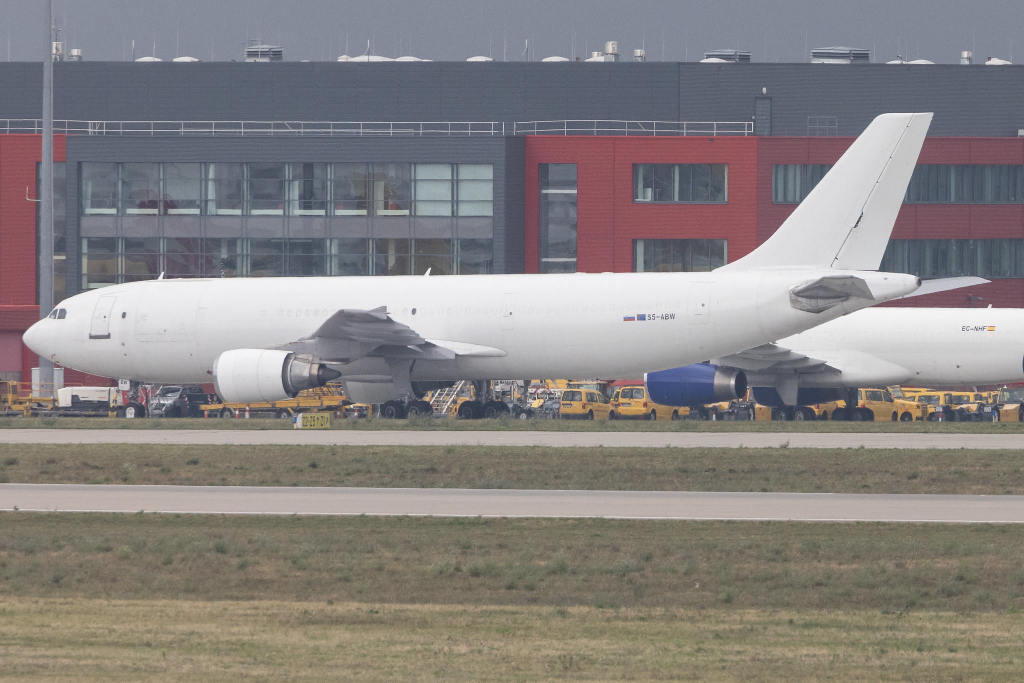 Leipzig Halle Airport: Solinair (ZS / SOP) | Airbus A300B4-605R(F) A306 | S5-ABW | MSN 532
