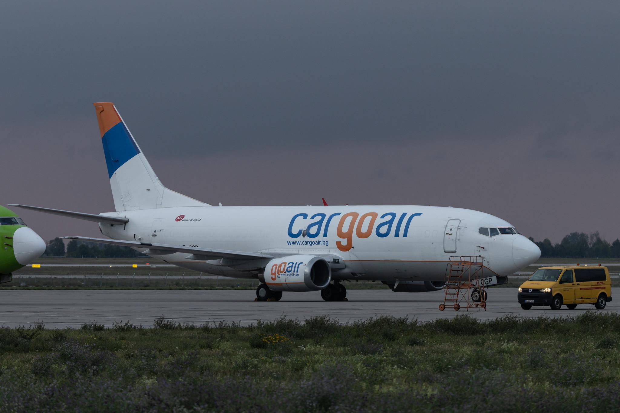 Leipzig Halle Airport: Cargo Air (/ CGF) | Boeing 737-35B(SF) B733 | LZ-CGP | MSN 23970