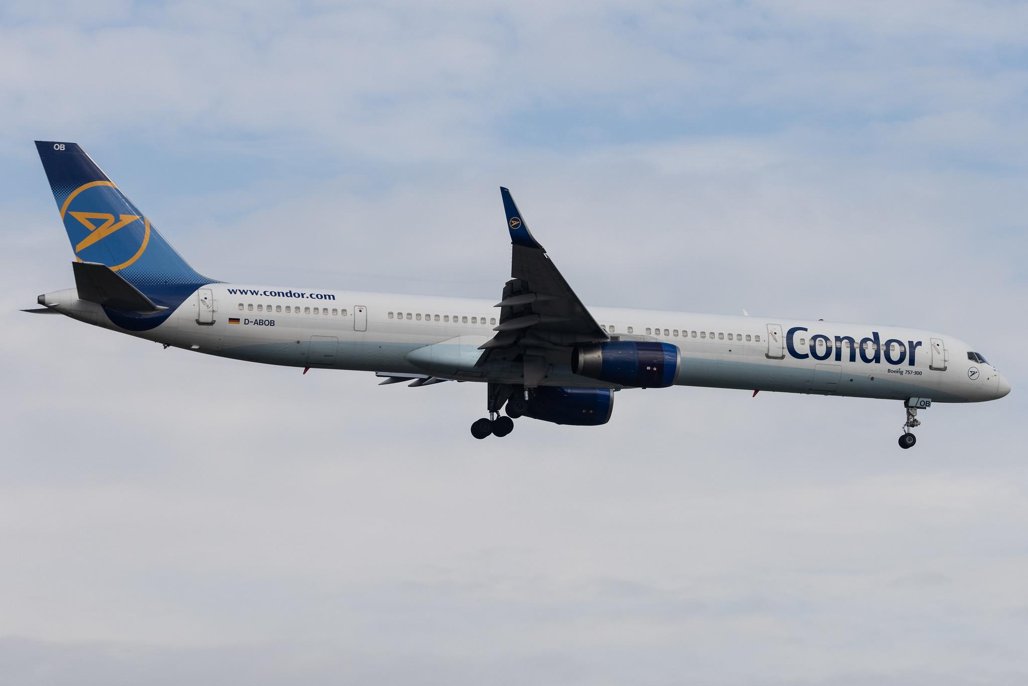 Frankfurt Airport: Condor (DE / CFG) | Boeing 757-330 B753 | D-ABOB | MSN 29017